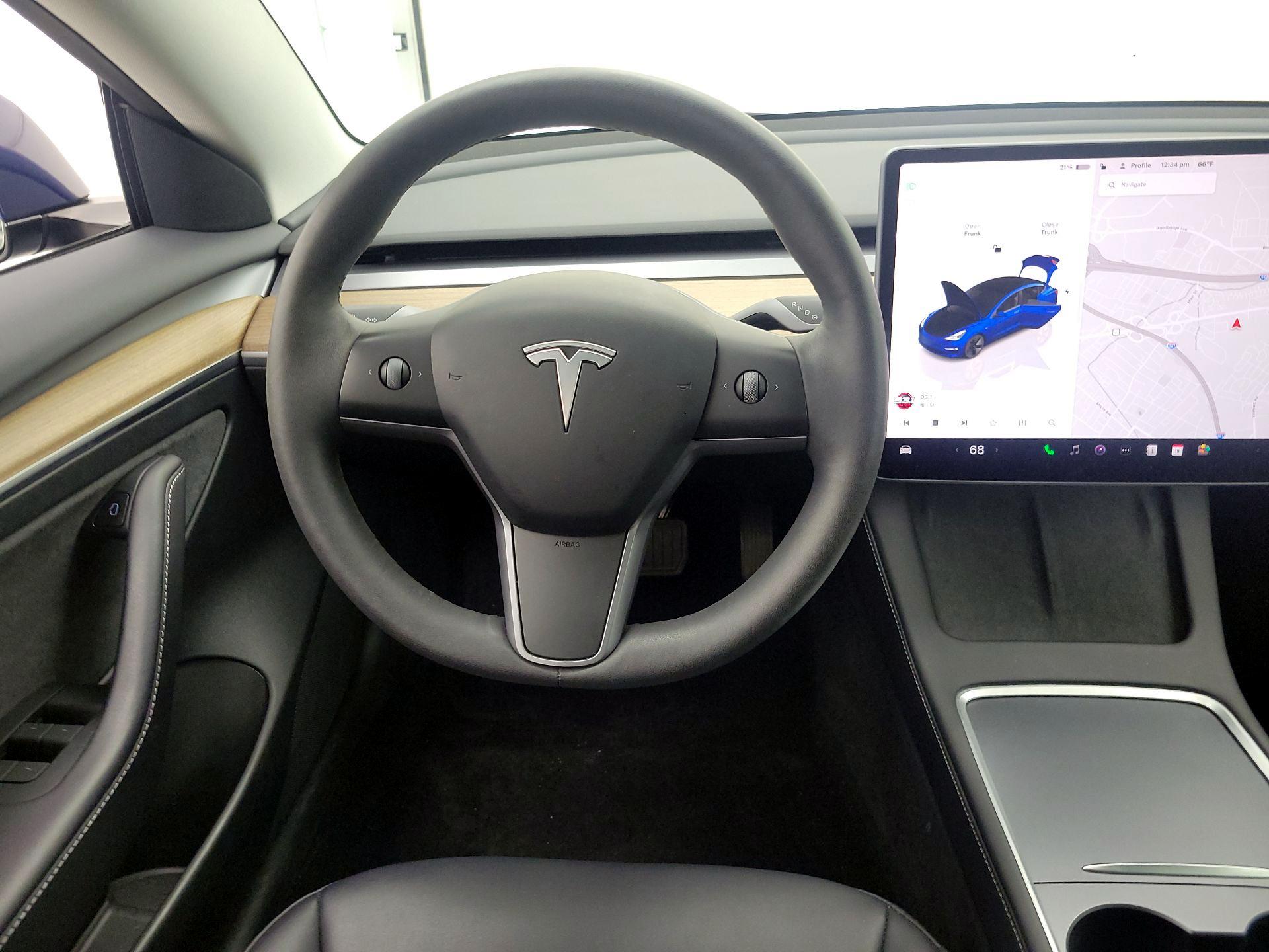Thumbnail: 2023 Tesla Model 3 - 10