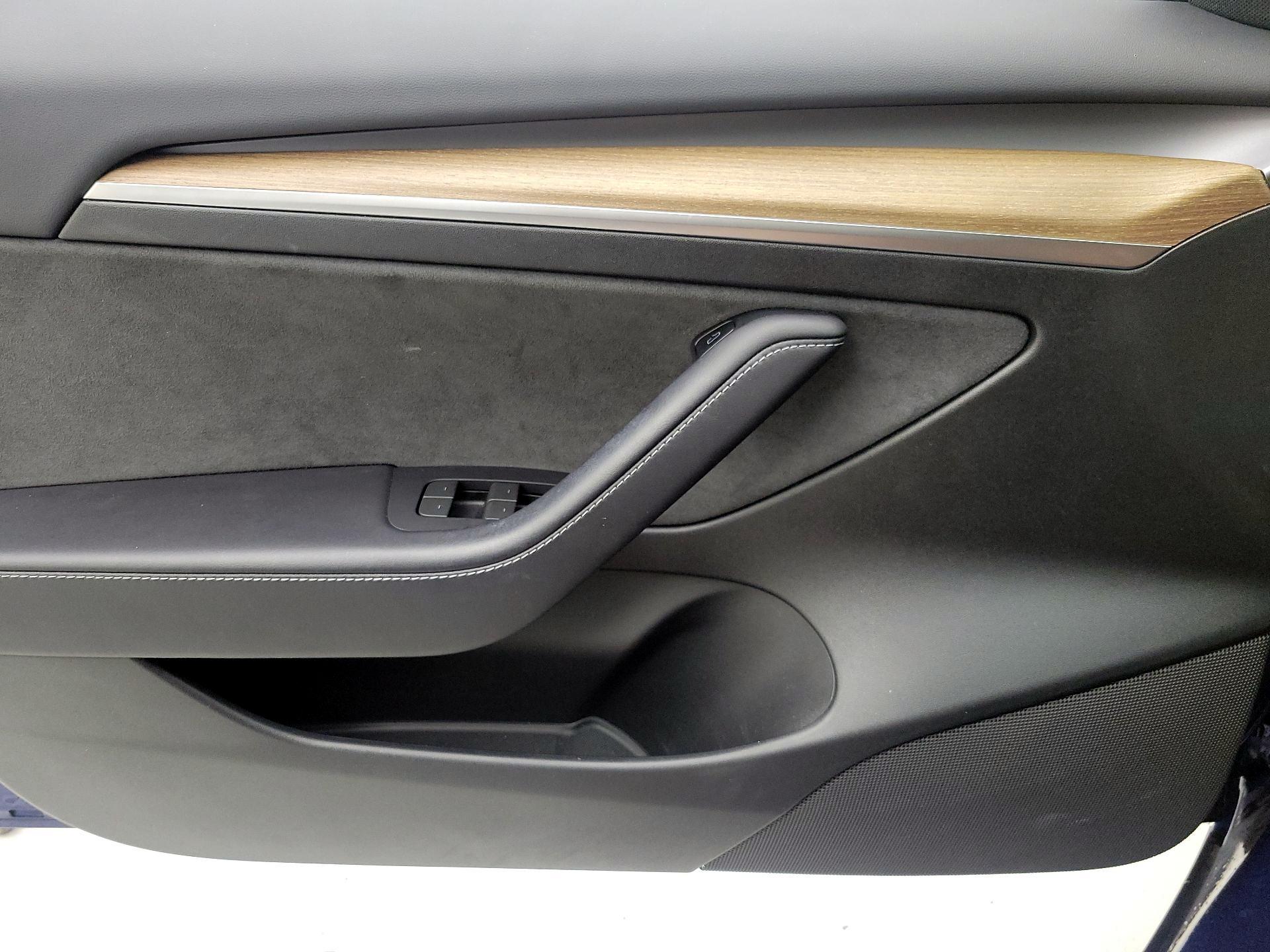 Thumbnail: 2023 Tesla Model 3 - 12