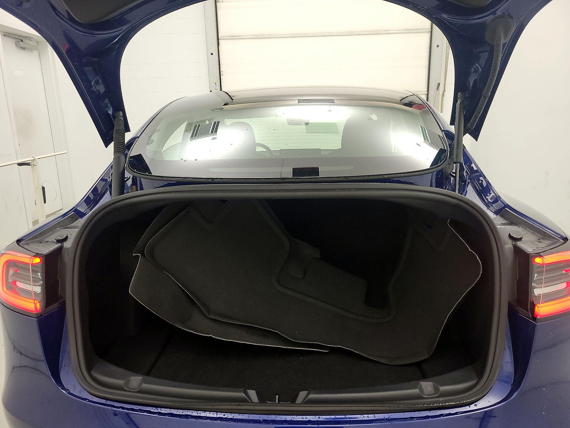 Thumbnail: 2023 Tesla Model 3 - 19