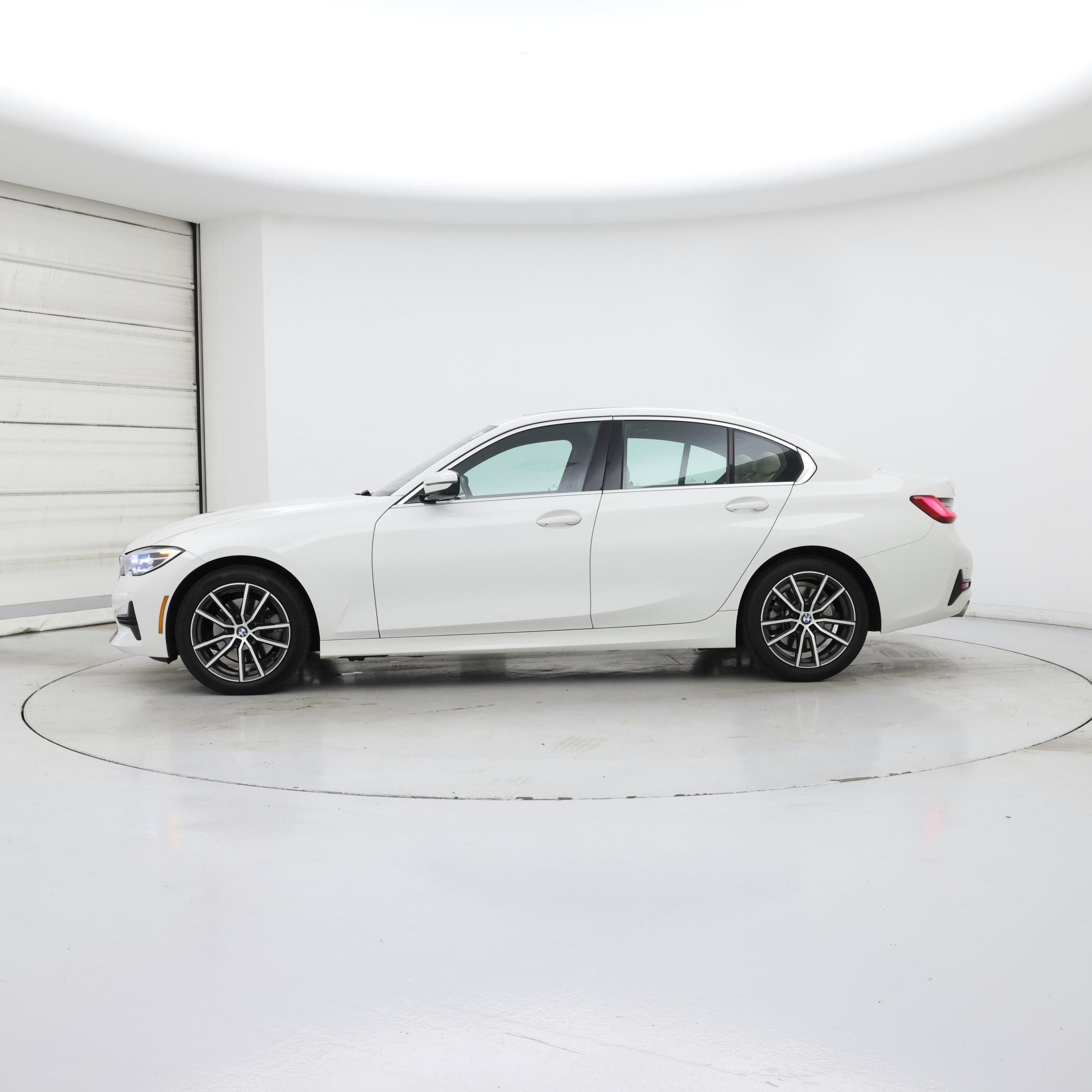 Thumbnail: 2021 BMW 3 Series - 3