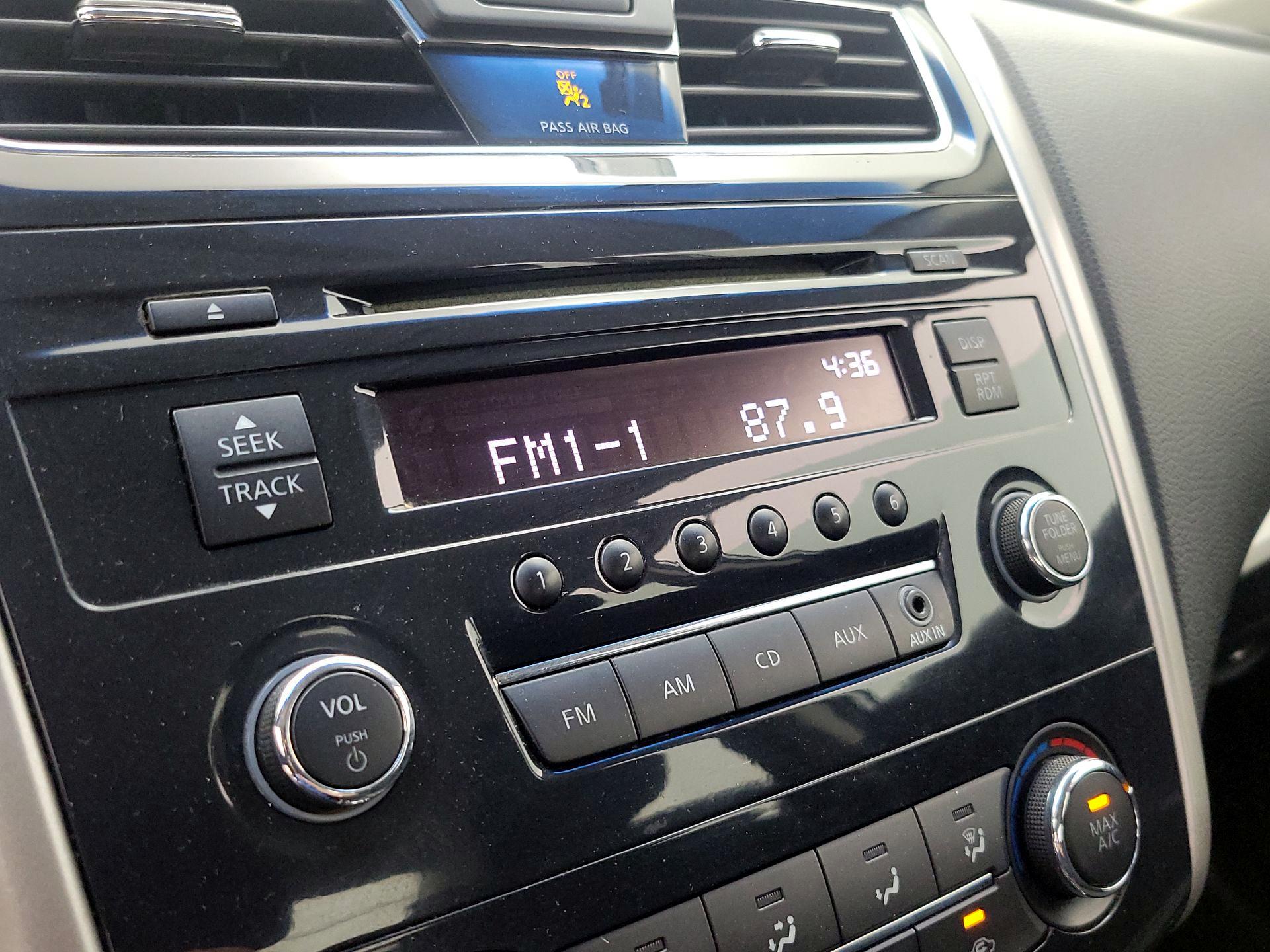 Thumbnail: 2014 Nissan Altima - 14