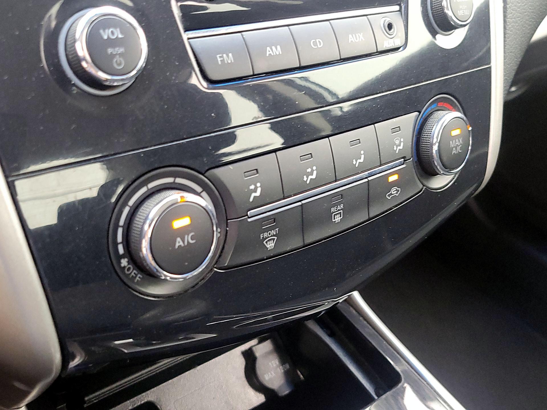 Thumbnail: 2014 Nissan Altima - 15