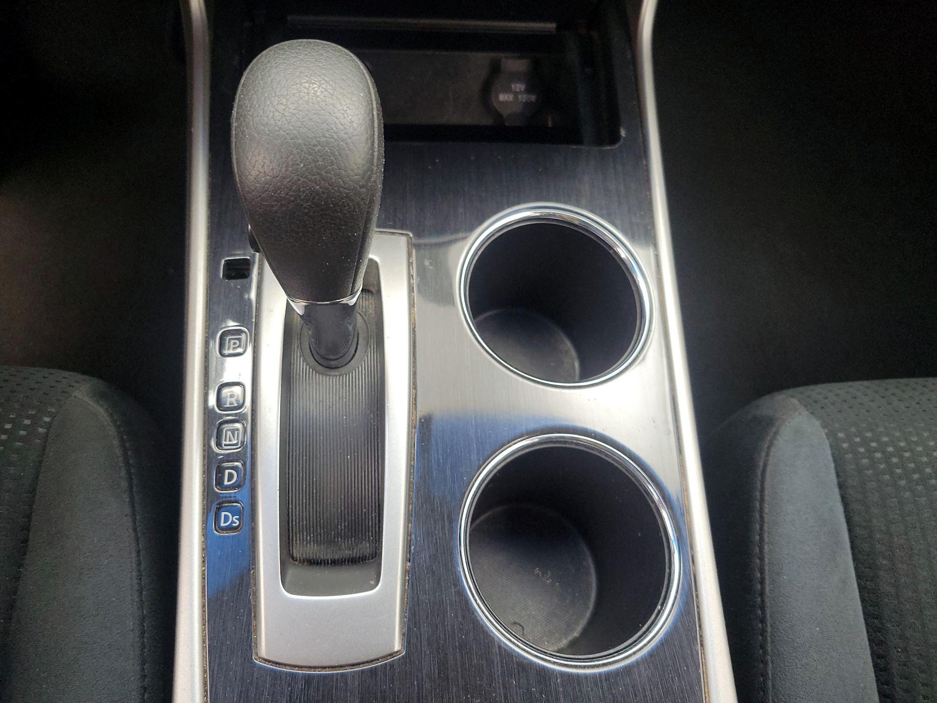 Thumbnail: 2014 Nissan Altima - 16
