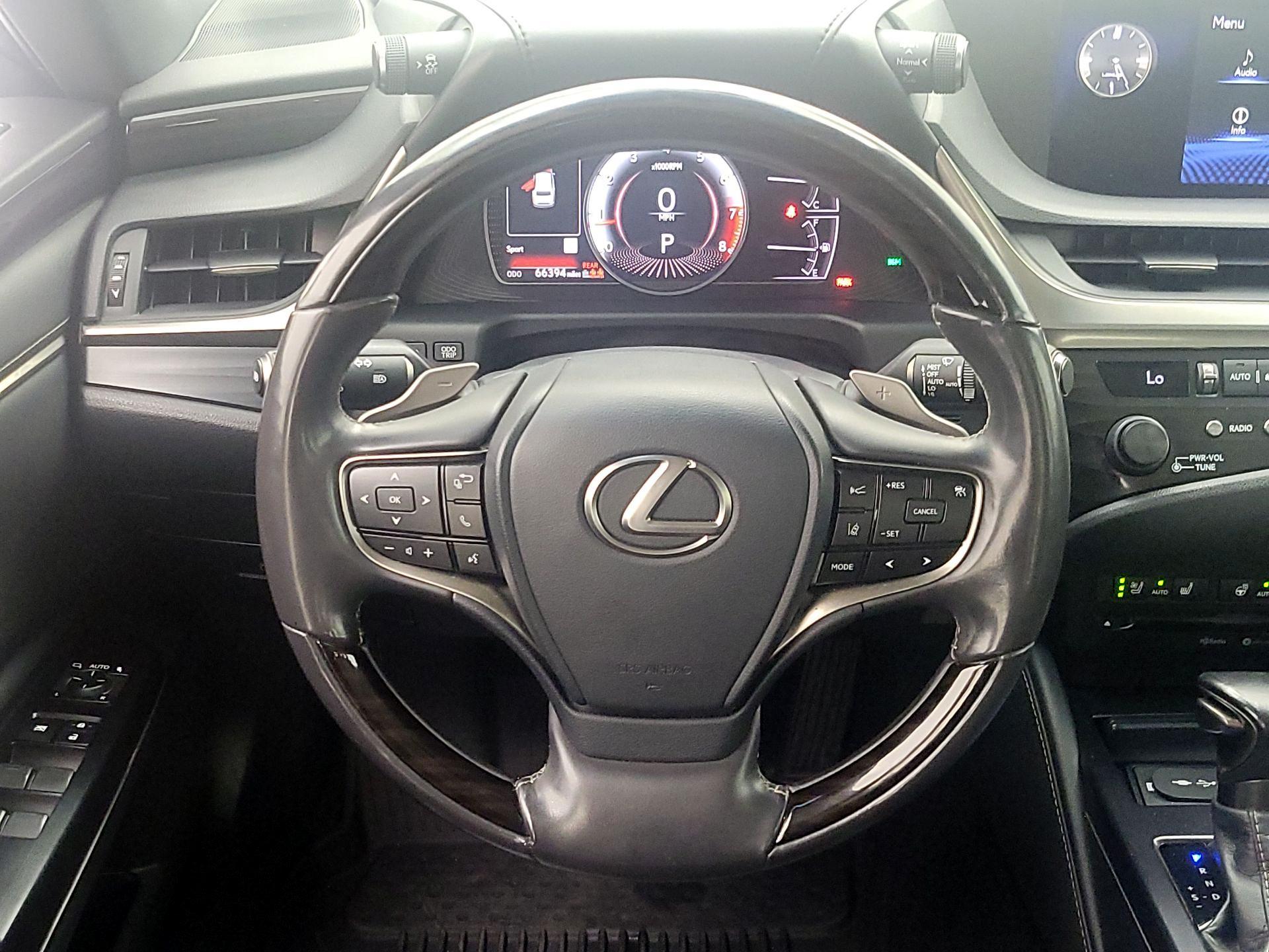 Thumbnail: 2020 Lexus ES - 10