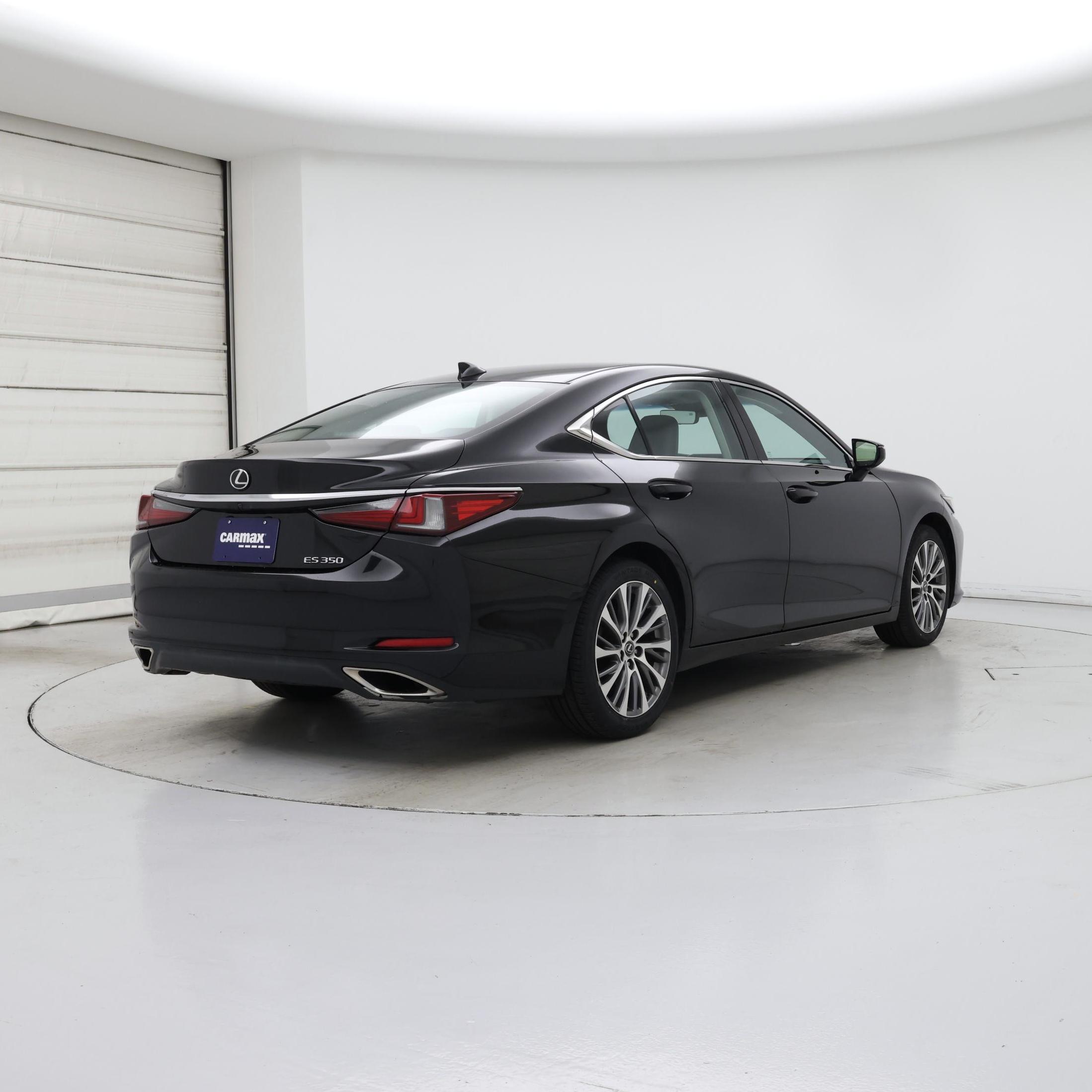 Thumbnail: 2020 Lexus ES - 8
