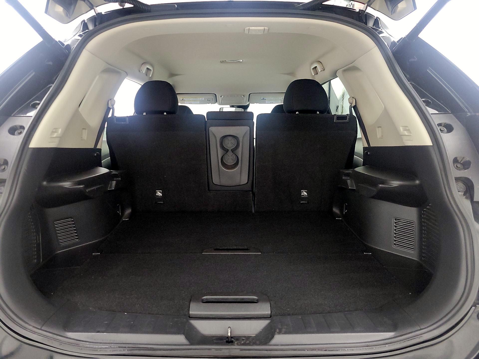Thumbnail: 2019 Nissan Rogue - 20