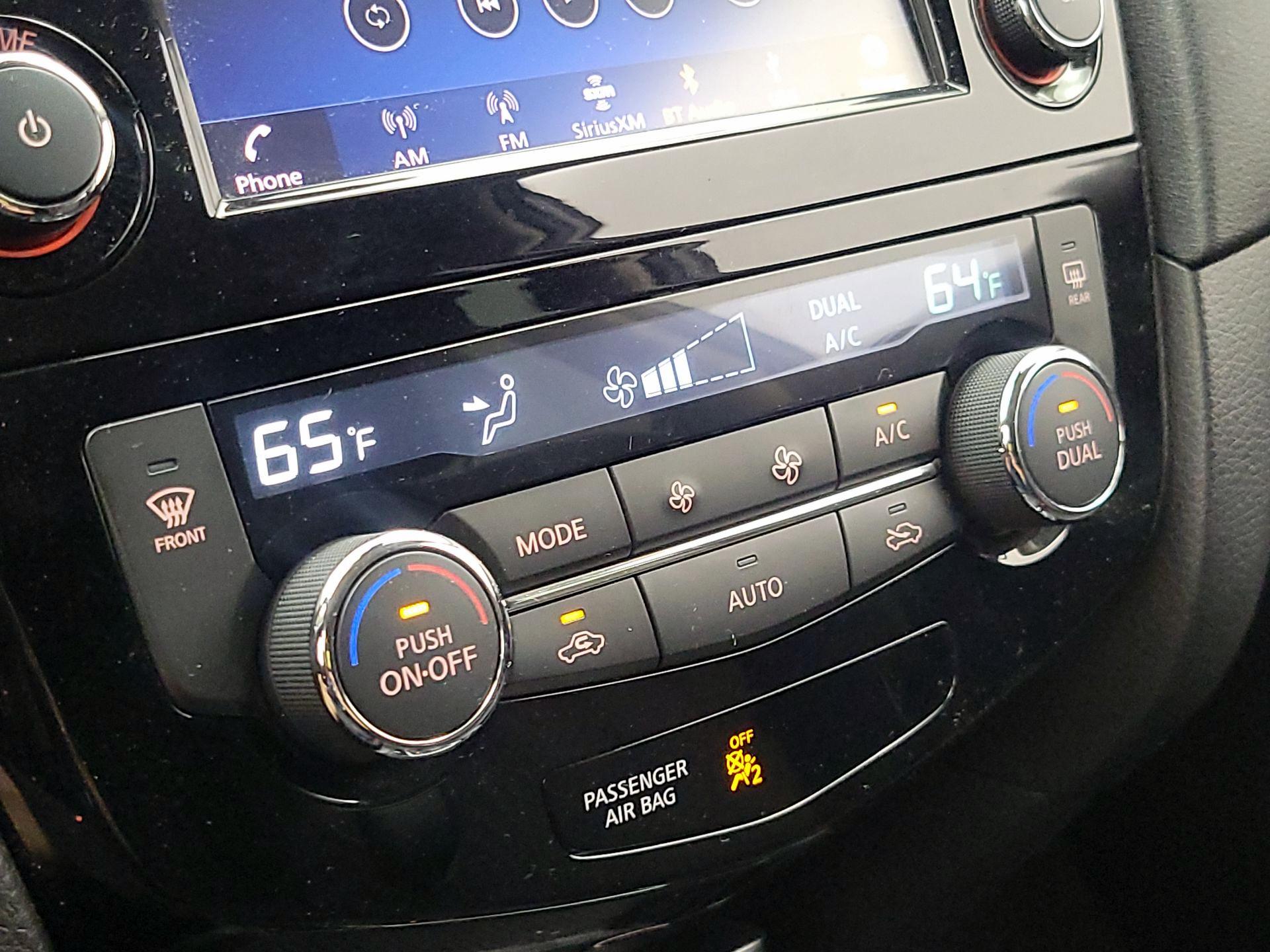 Thumbnail: 2019 Nissan Rogue - 16