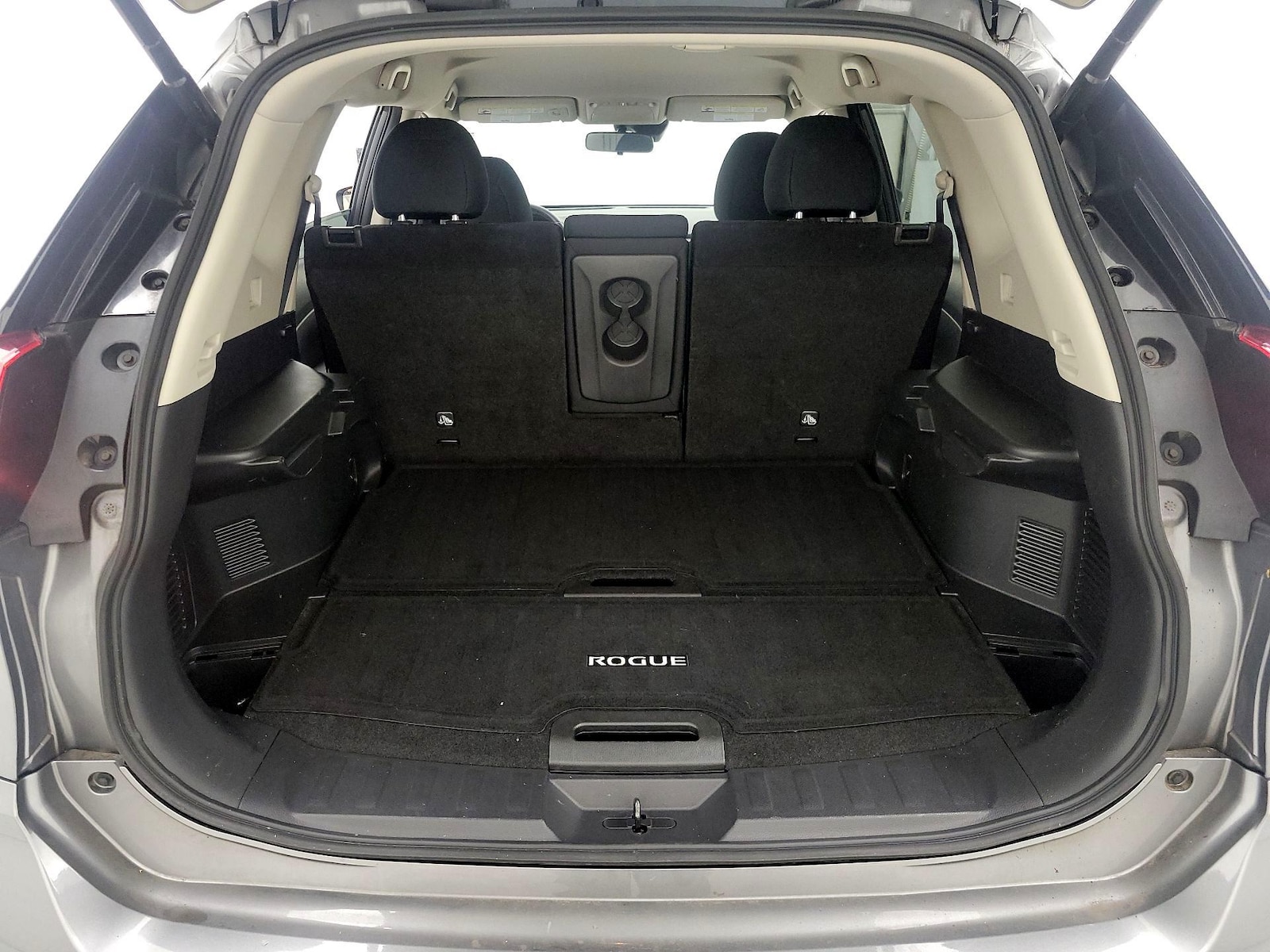 2019 Nissan Rogue SV - Photo 21
