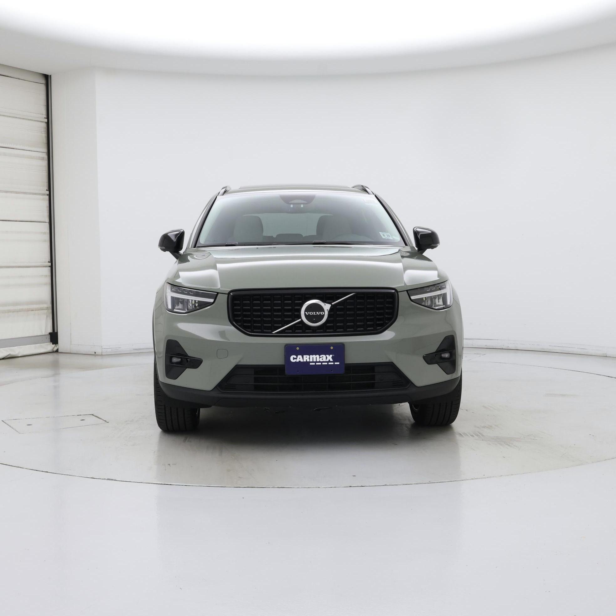 Thumbnail: 2023 Volvo XC40 - 5