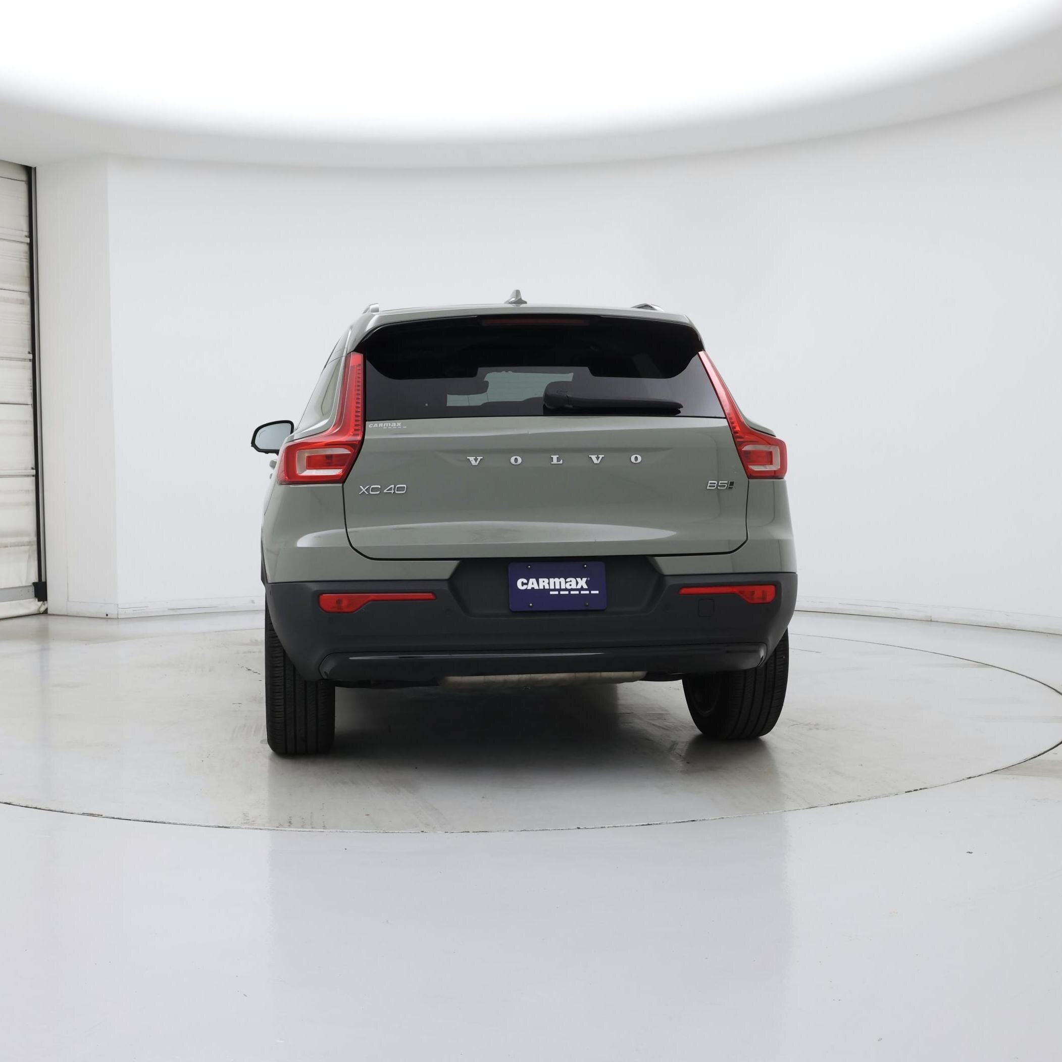 Thumbnail: 2023 Volvo XC40 - 6