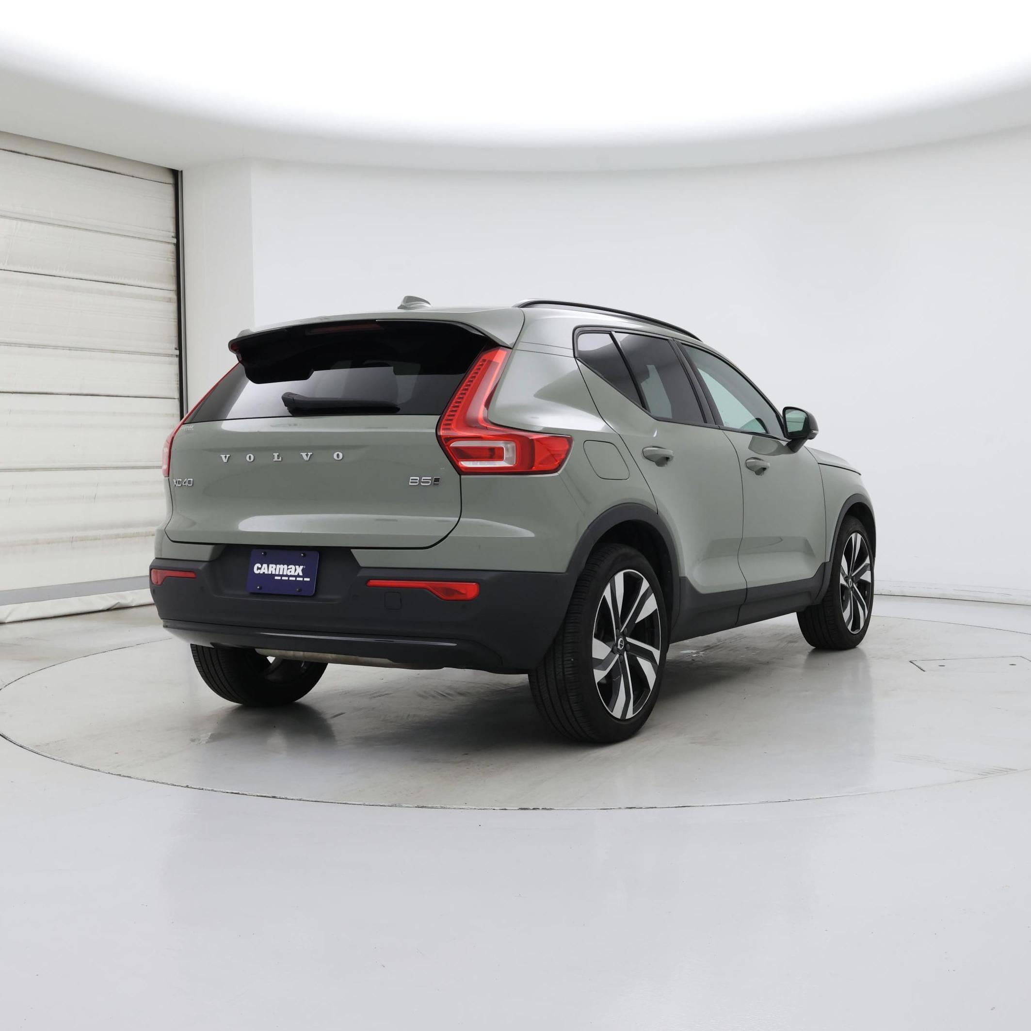 Thumbnail: 2023 Volvo XC40 - 8