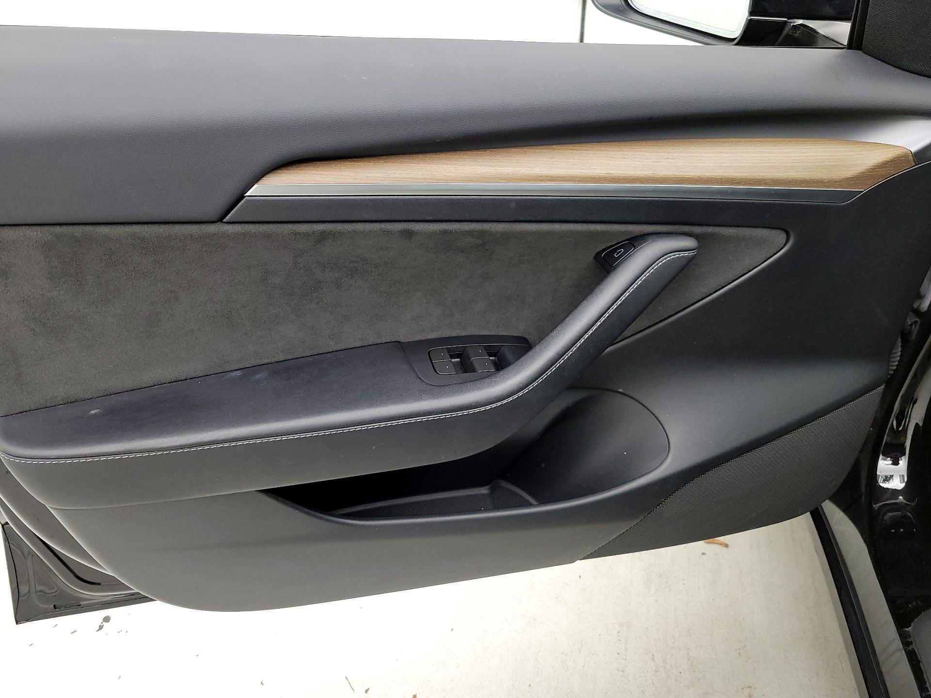 Thumbnail: 2023 Tesla Model 3 - 12