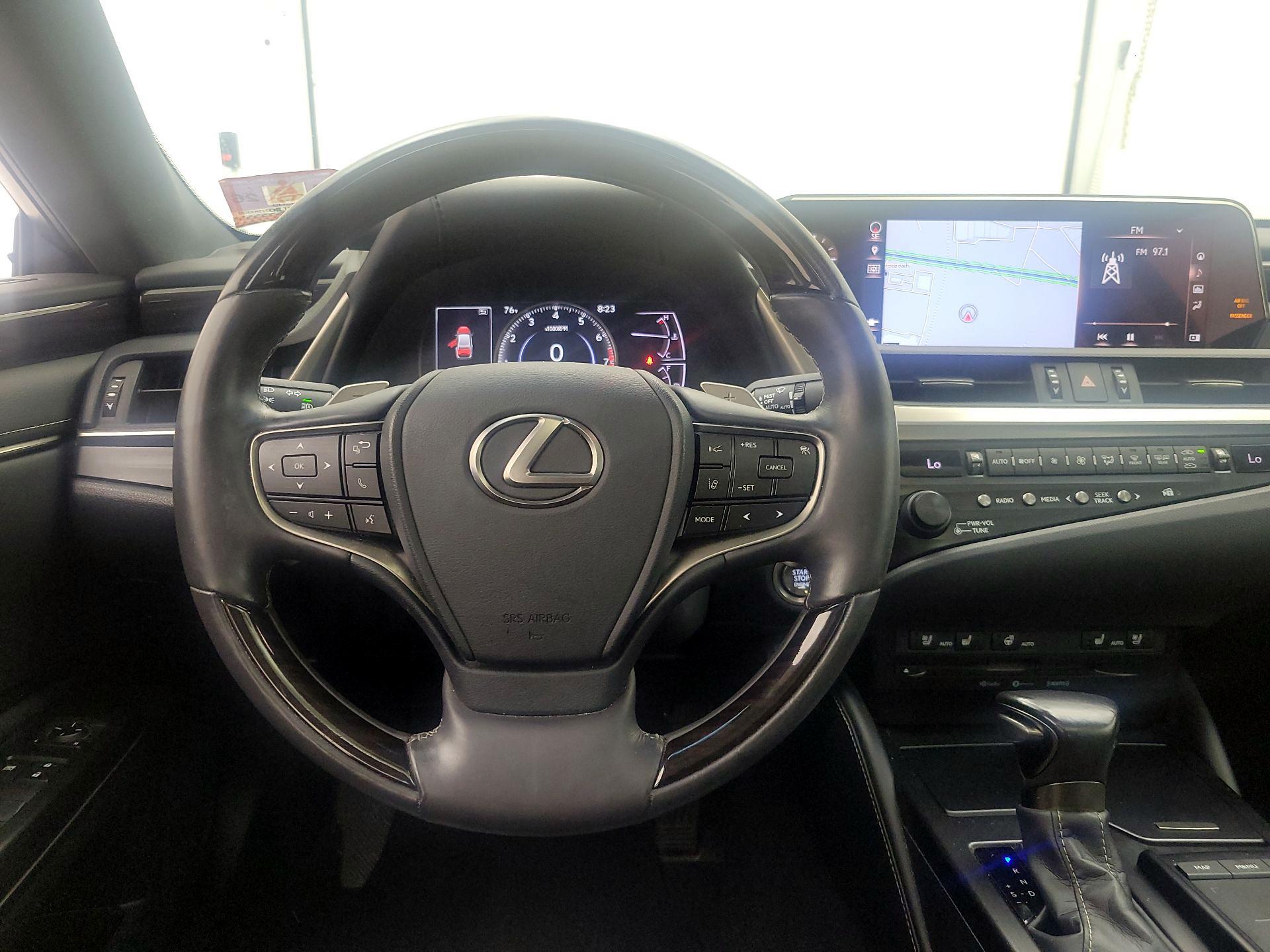 Thumbnail: 2019 Lexus ES - 10