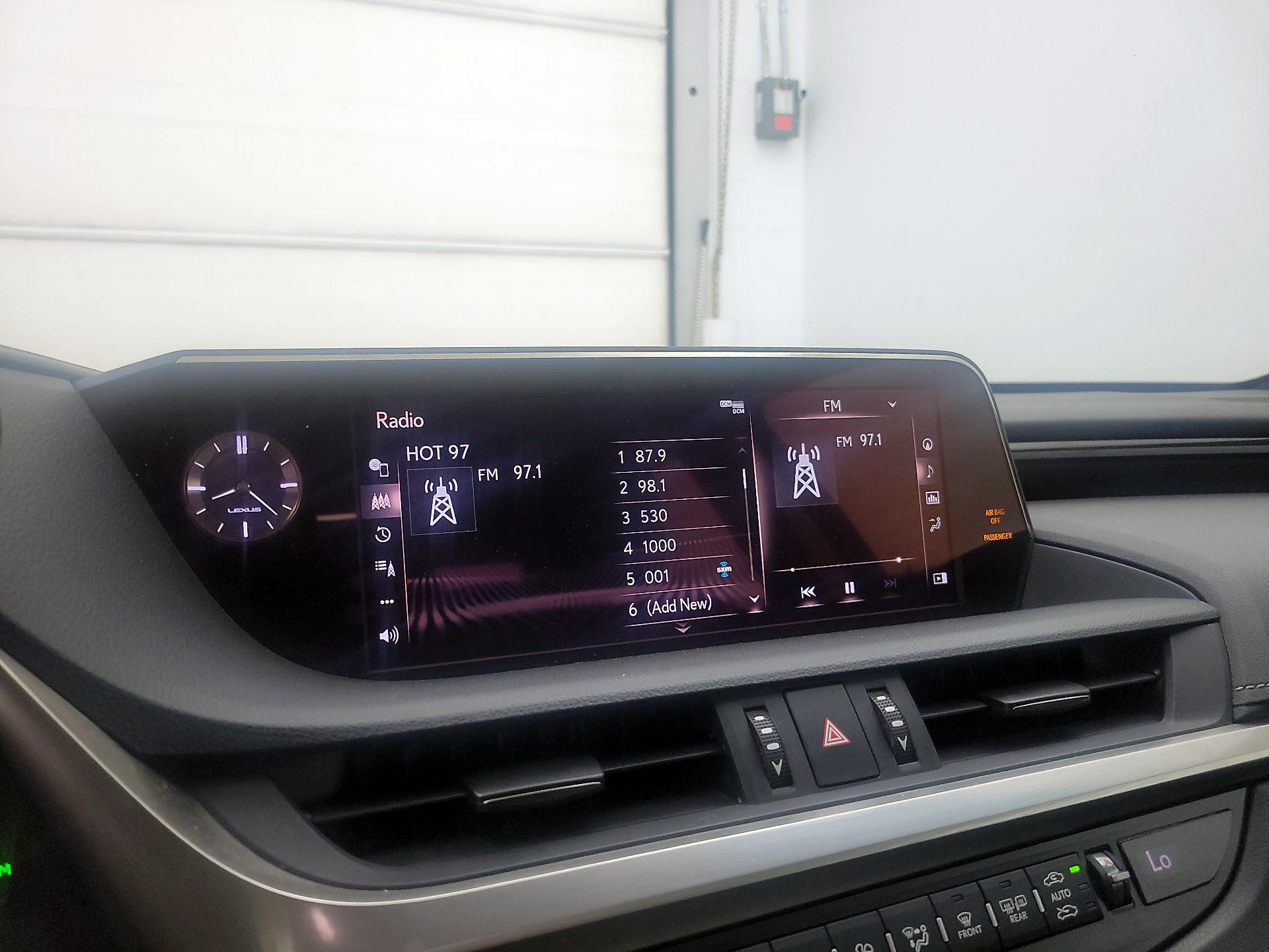 Thumbnail: 2019 Lexus ES - 14