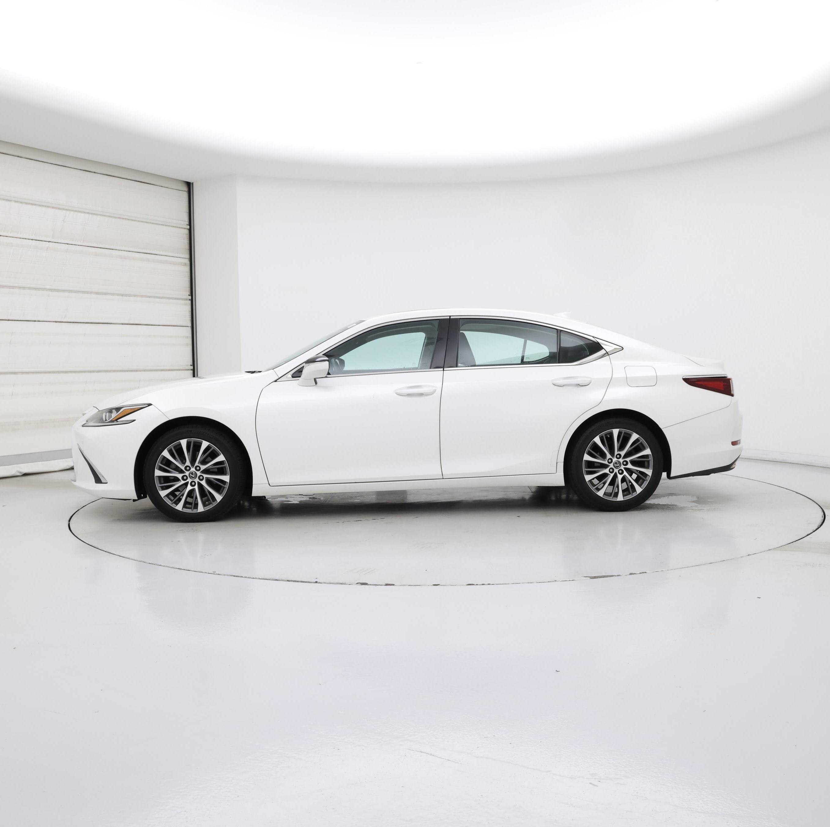 Thumbnail: 2019 Lexus ES - 3