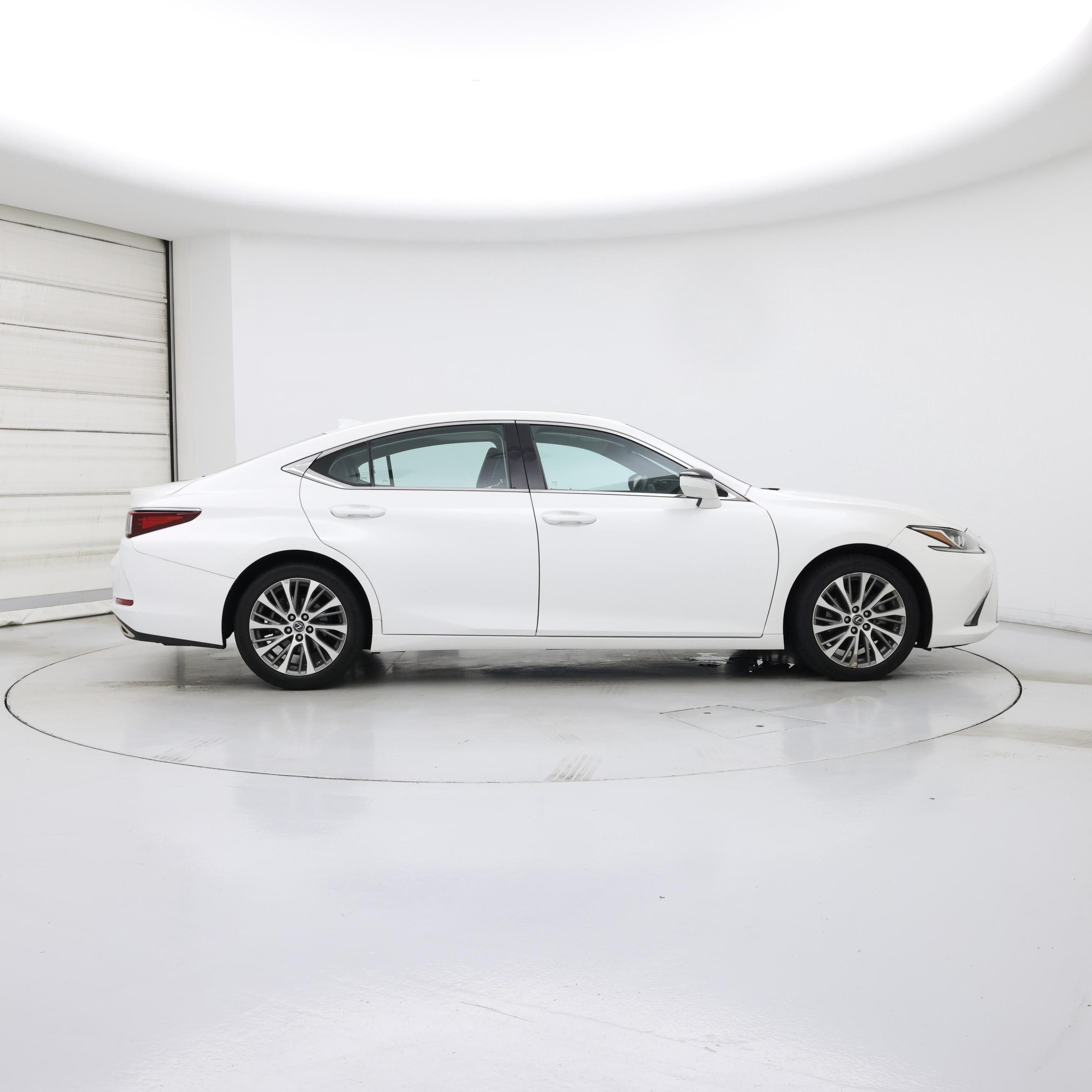 Thumbnail: 2019 Lexus ES - 7