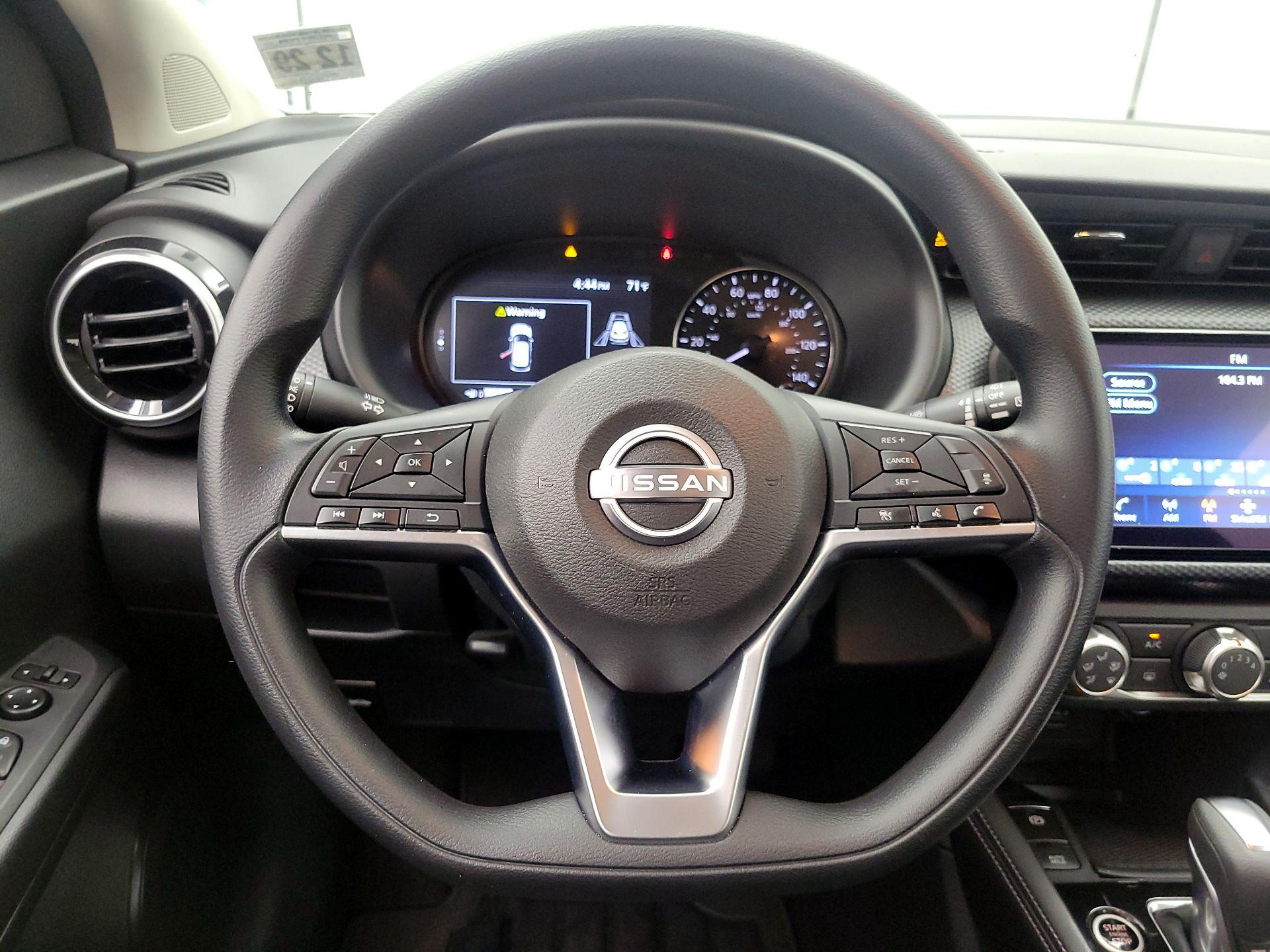 Thumbnail: 2024 Nissan Kicks - 10