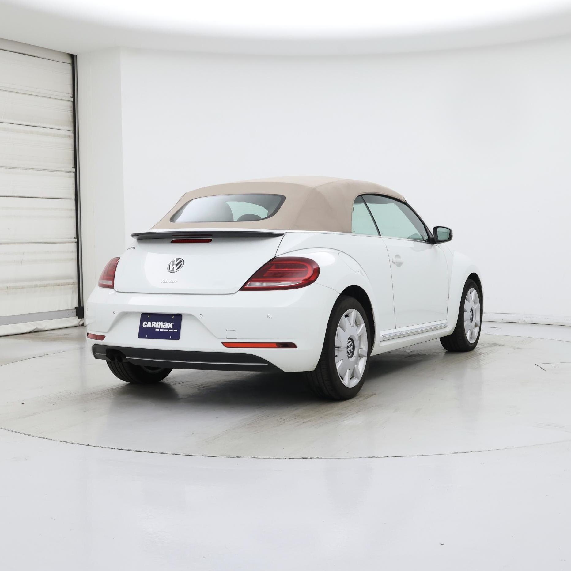 Thumbnail: 2019 Volkswagen Beetle - 8