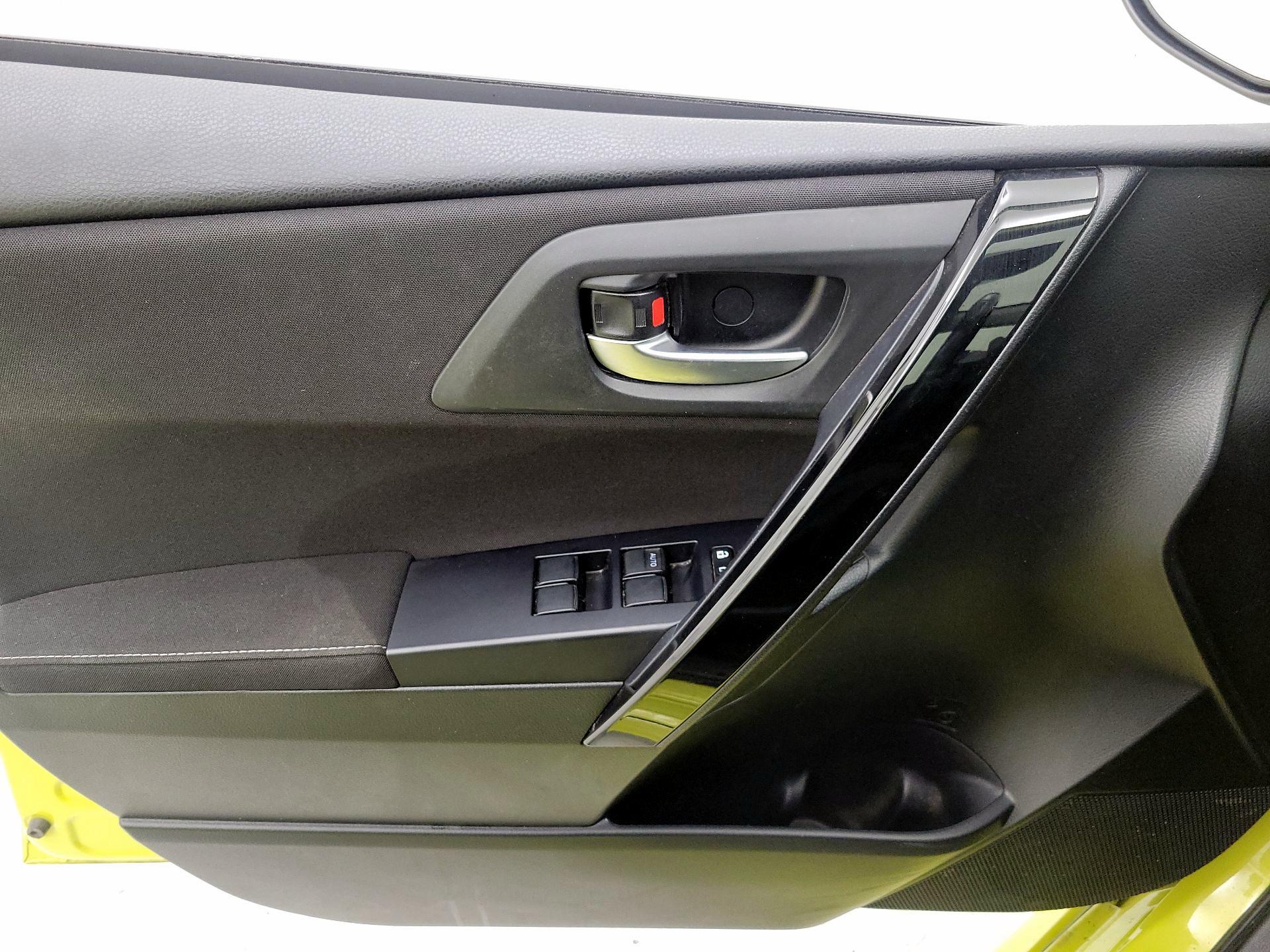 Thumbnail: 2017 Toyota Corolla iM - 12