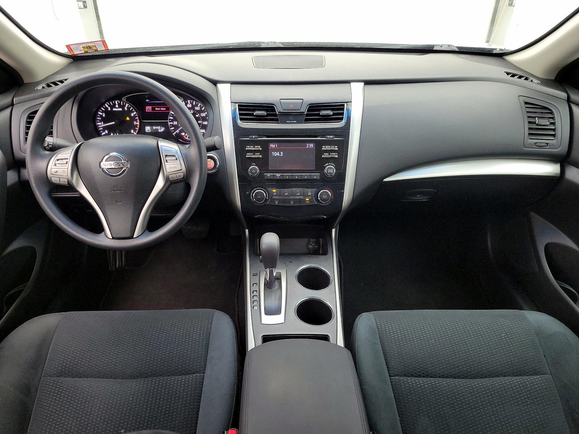 Thumbnail: 2015 Nissan Altima - 9