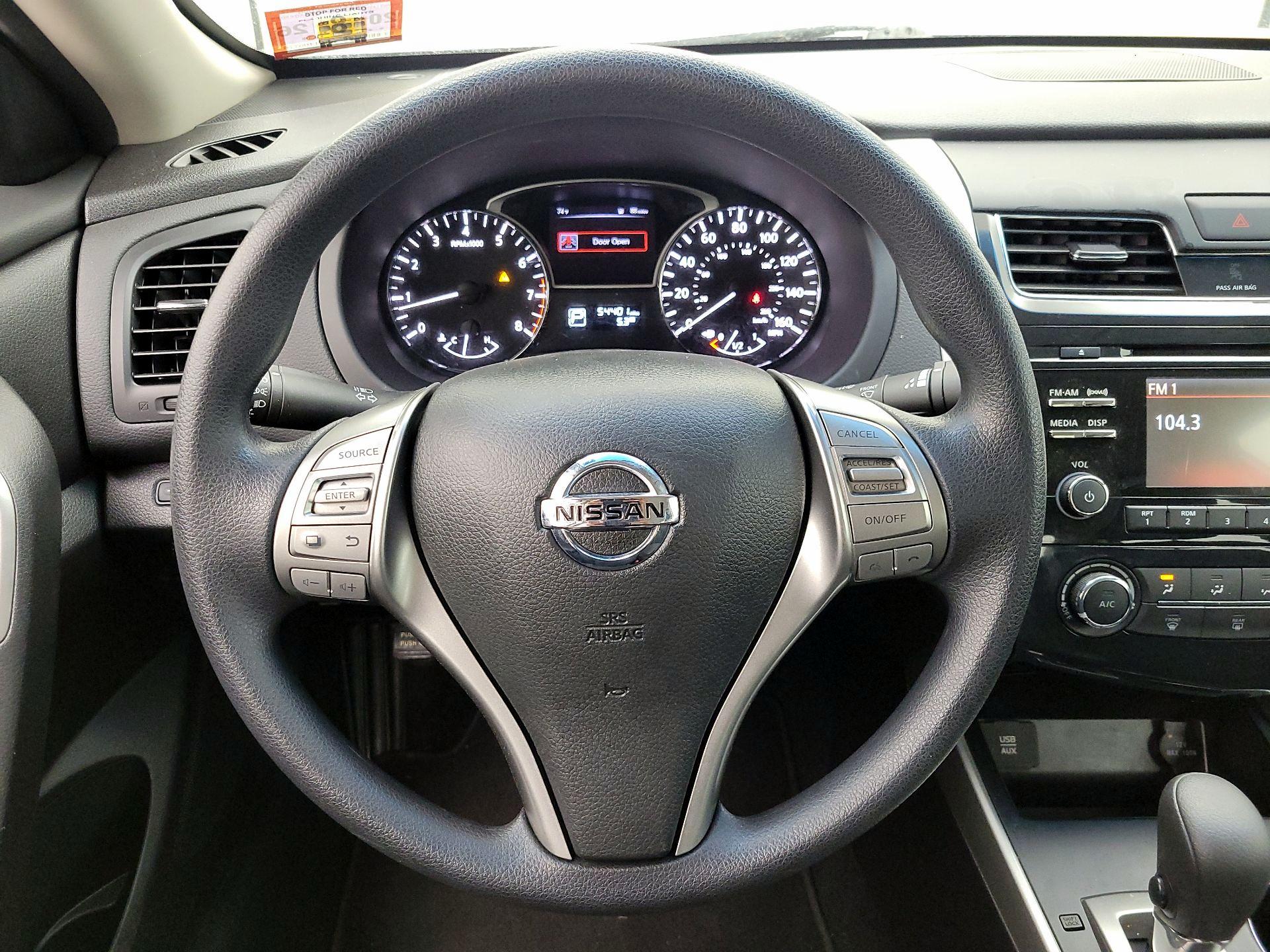 Thumbnail: 2015 Nissan Altima - 10