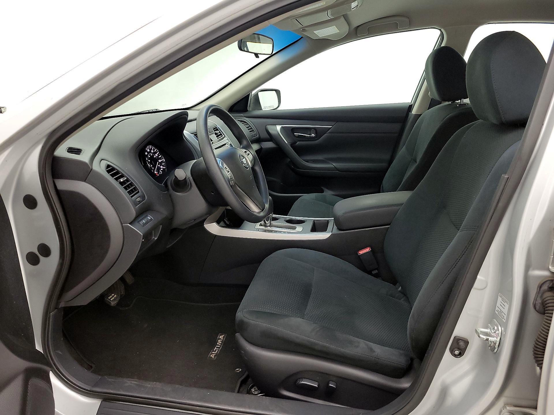 Thumbnail: 2015 Nissan Altima - 11
