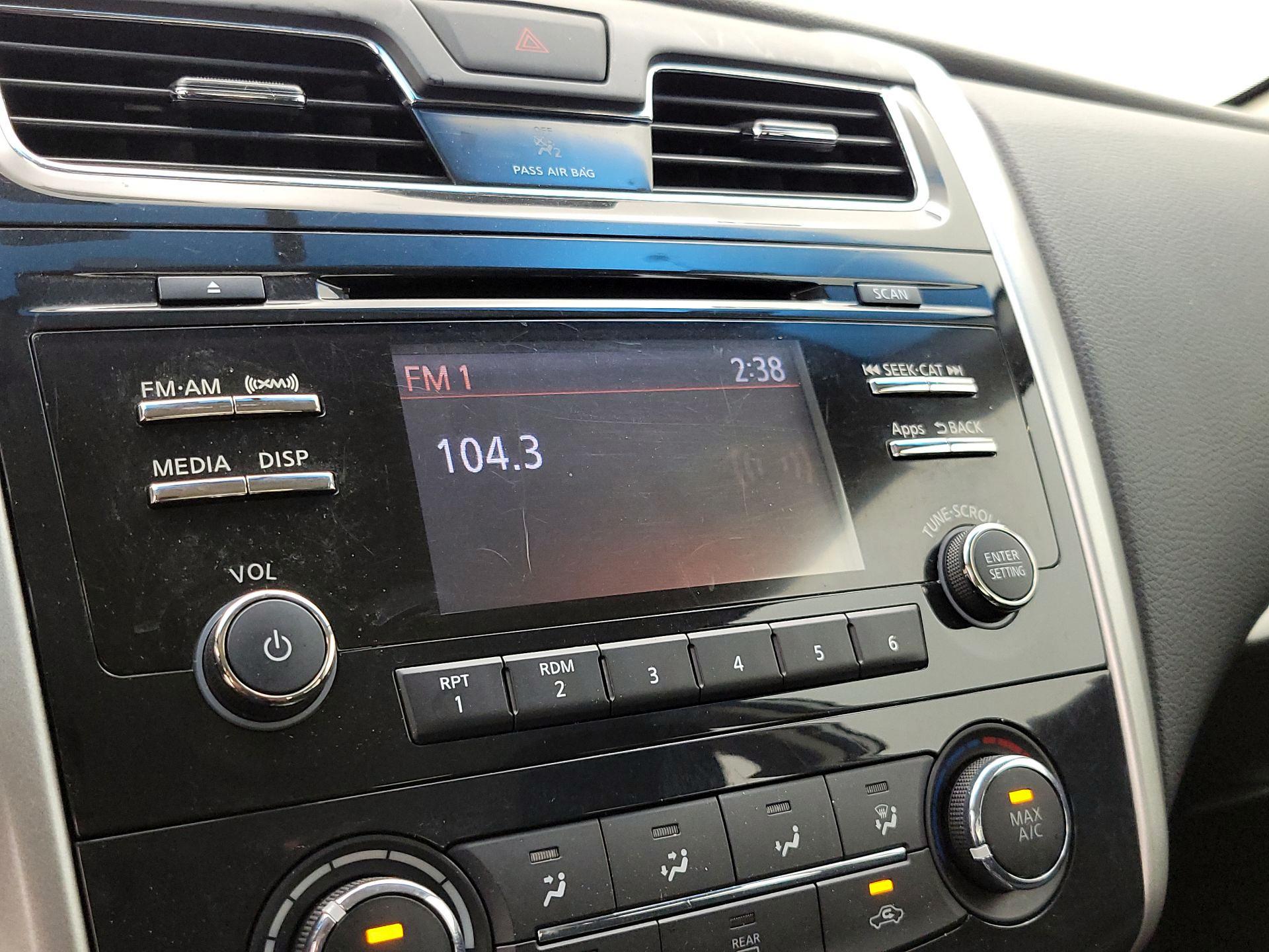 Thumbnail: 2015 Nissan Altima - 15