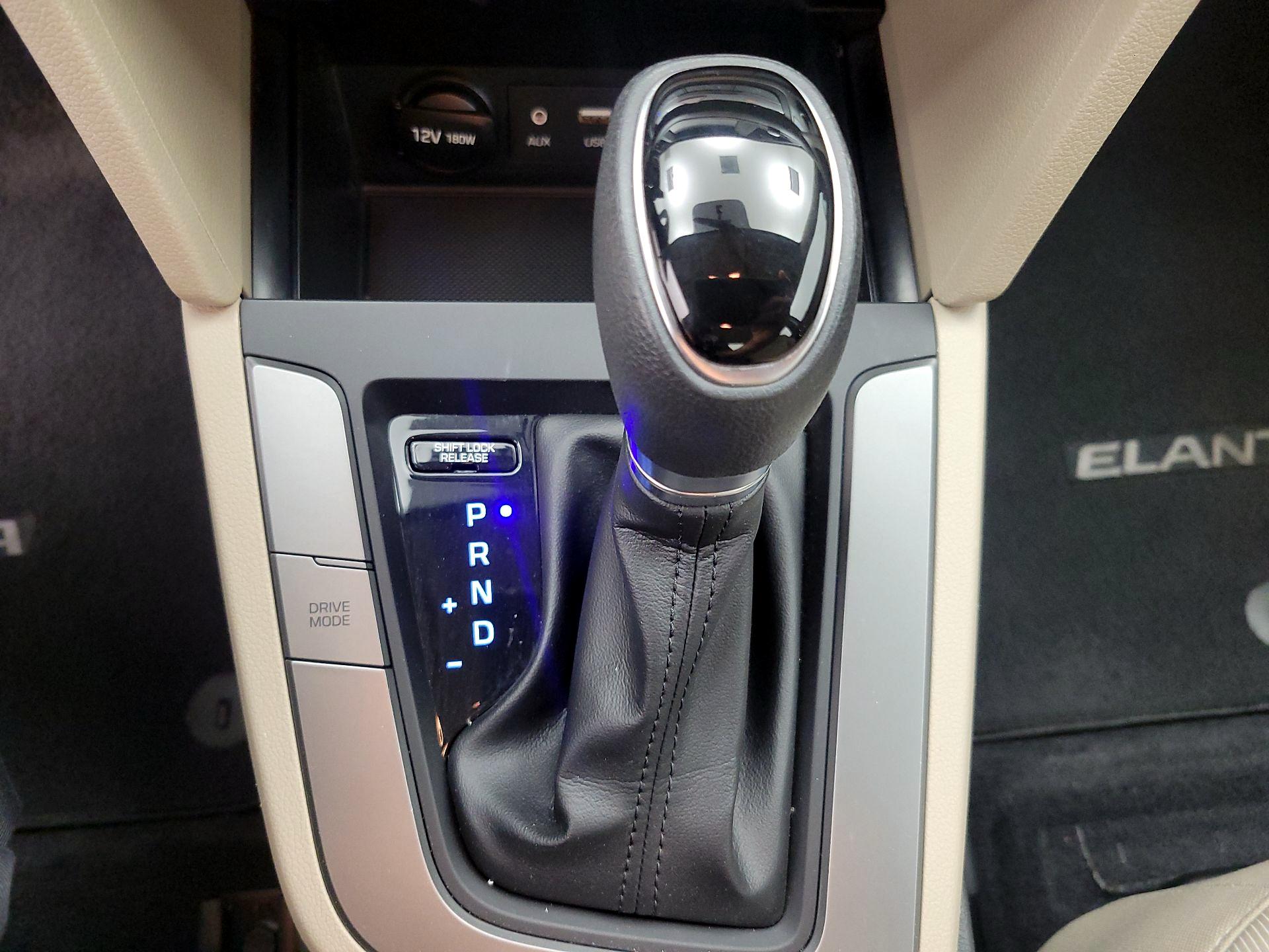 Thumbnail: 2018 Hyundai Elantra - 17