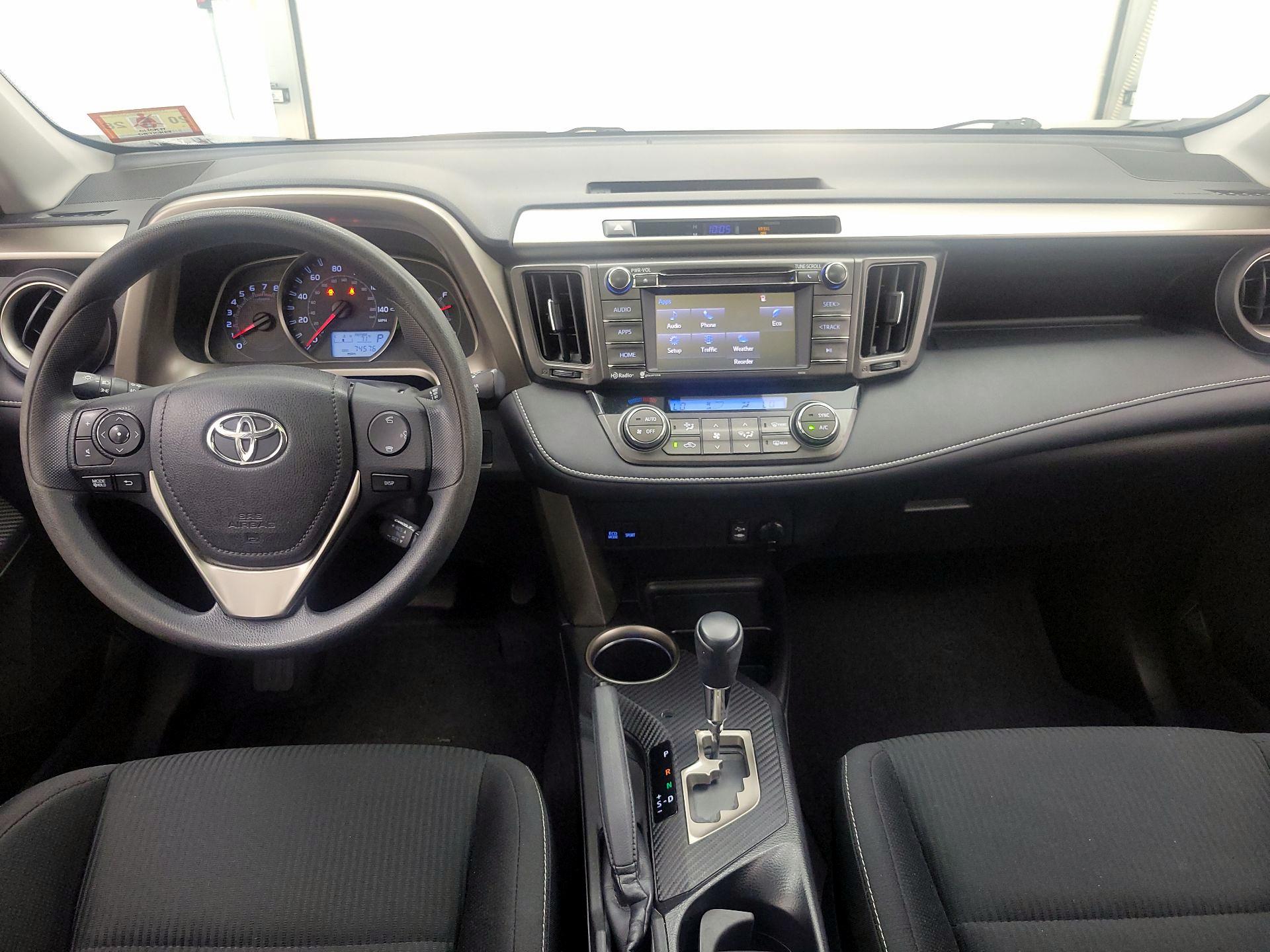 Thumbnail: 2015 Toyota RAV4 - 9