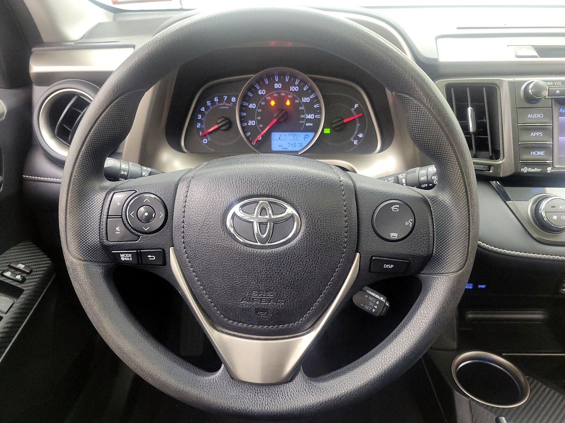 Thumbnail: 2015 Toyota RAV4 - 10