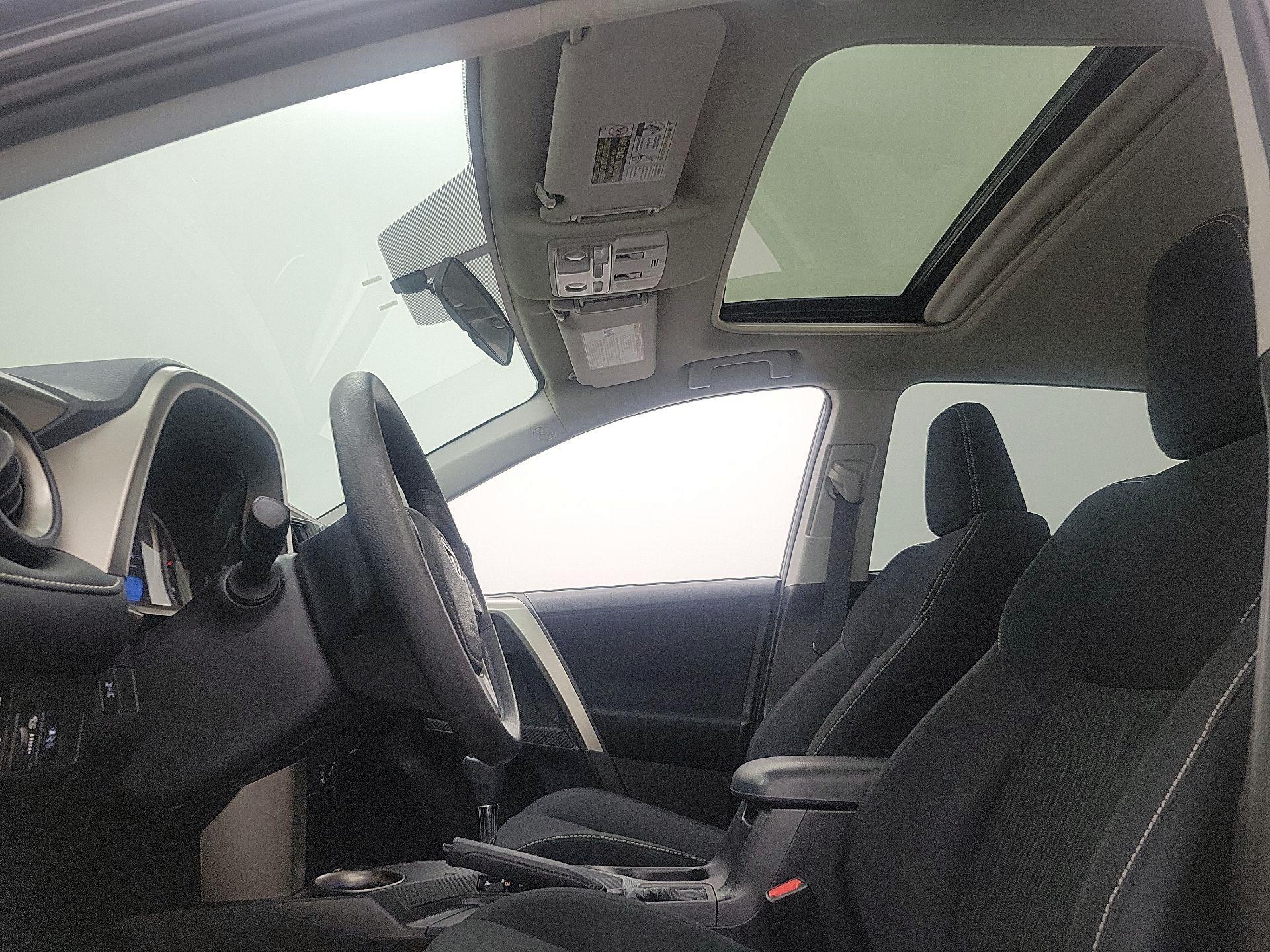 Thumbnail: 2015 Toyota RAV4 - 19