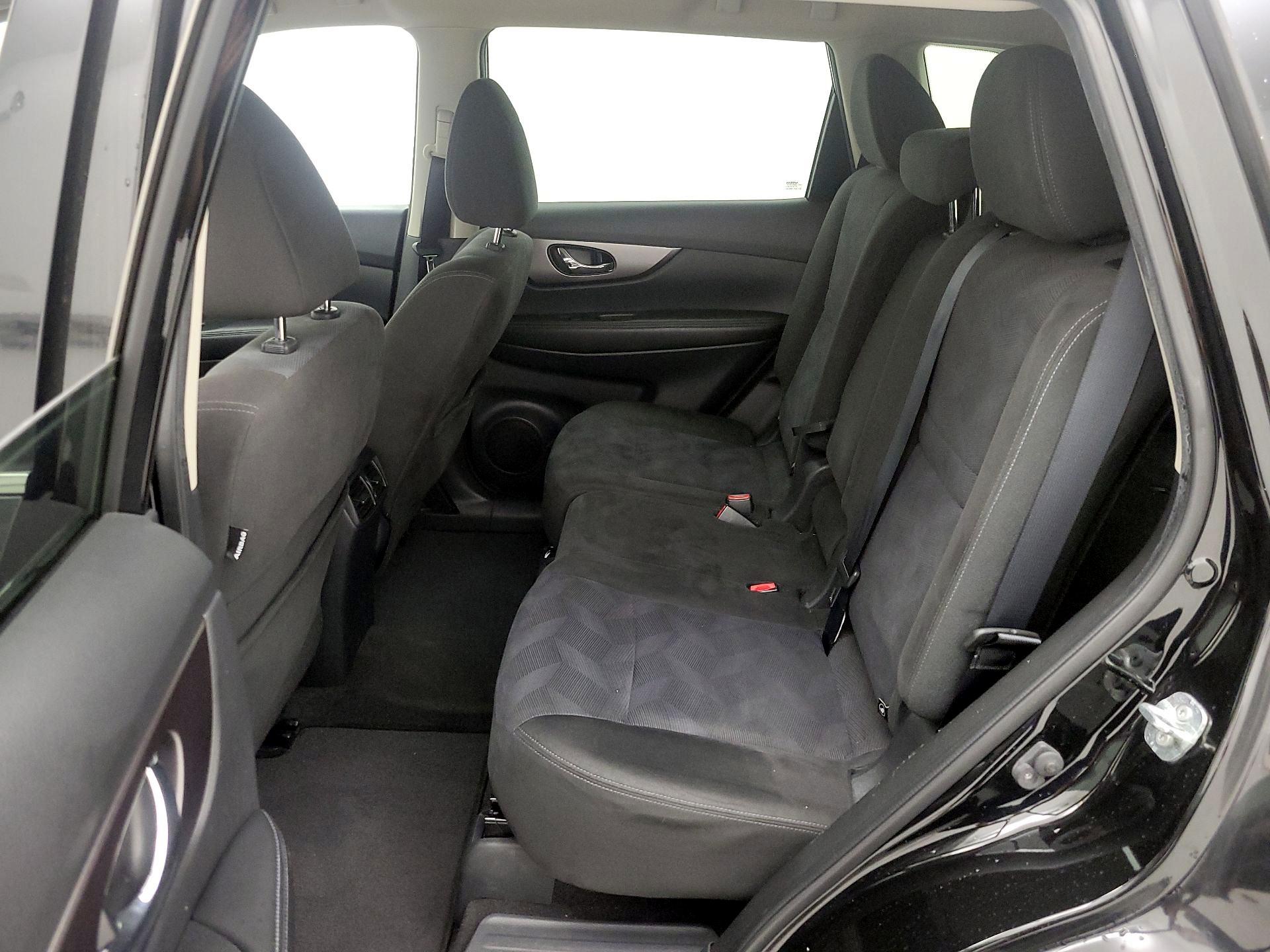 Thumbnail: 2015 Nissan Rogue - 19