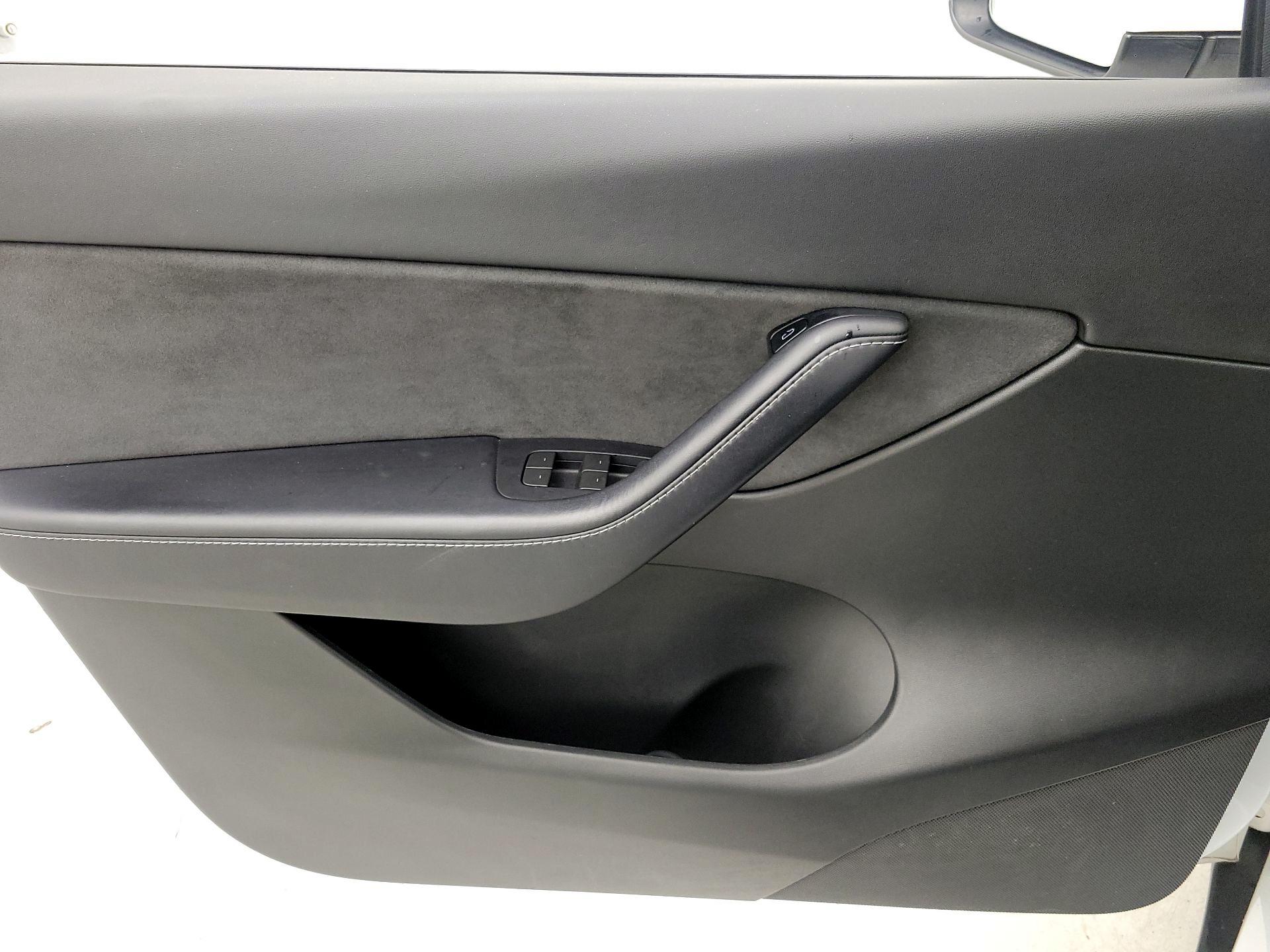 Thumbnail: 2022 Tesla Model Y - 12