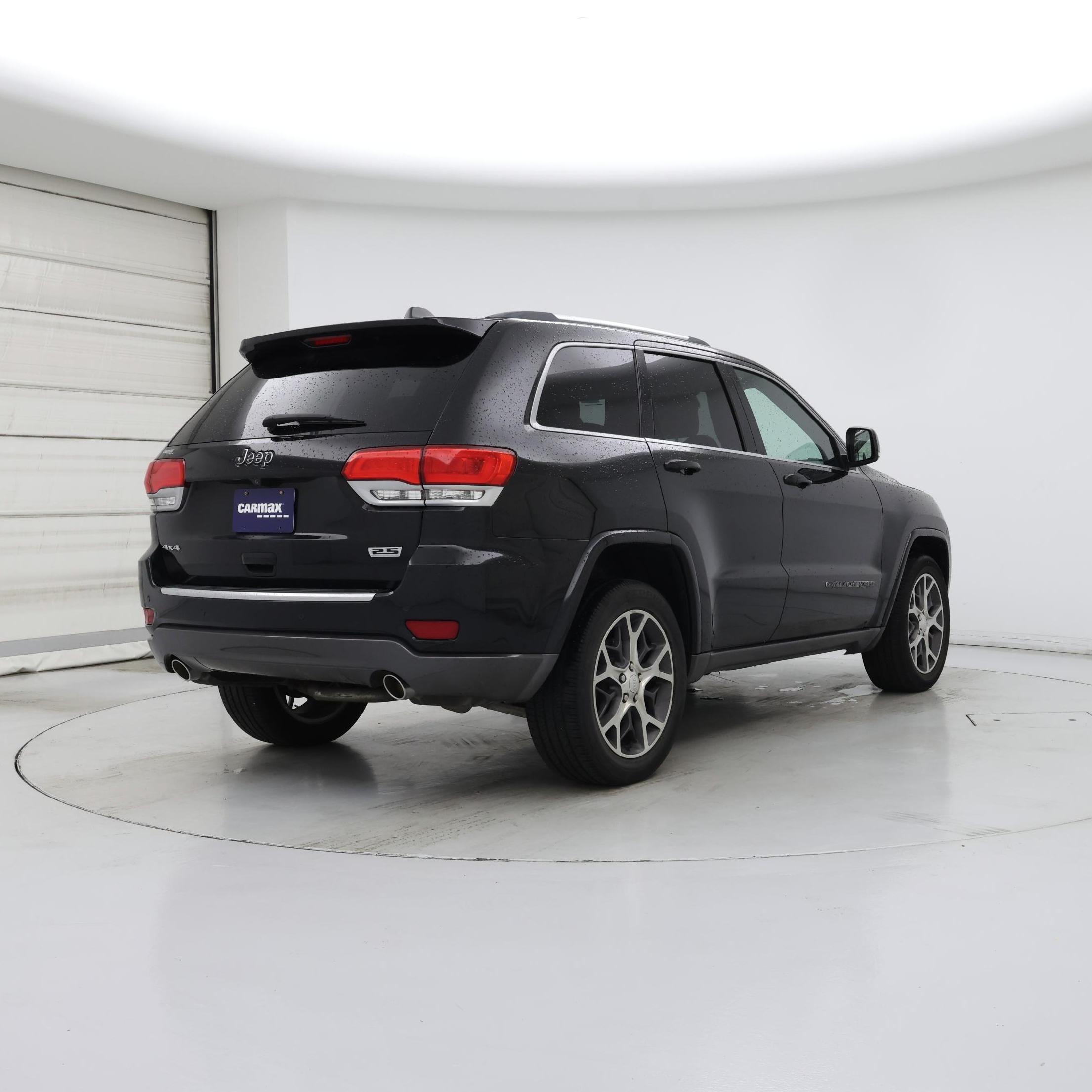Thumbnail: 2018 Jeep Grand Cherokee - 8