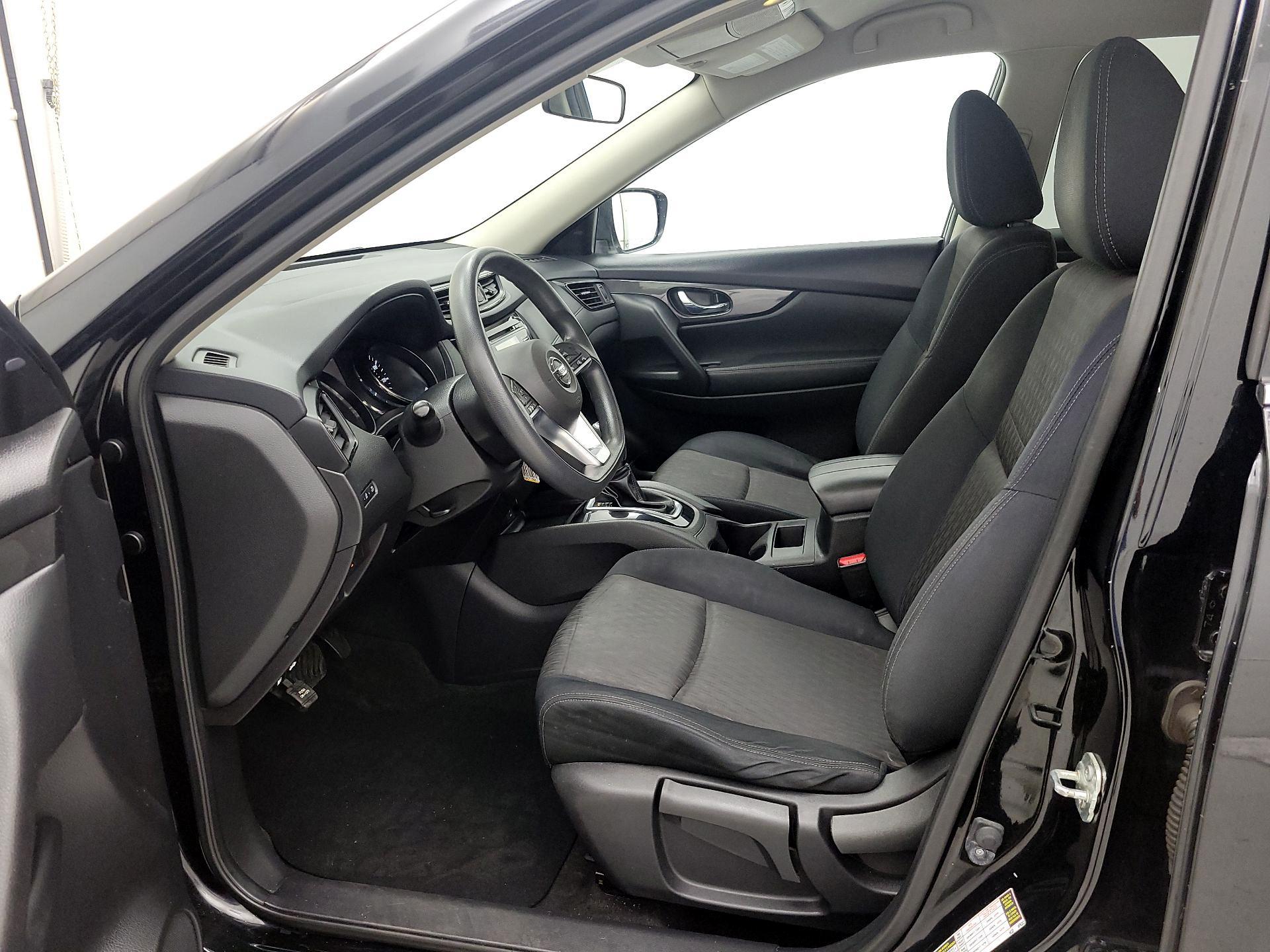 Thumbnail: 2017 Nissan Rogue - 11