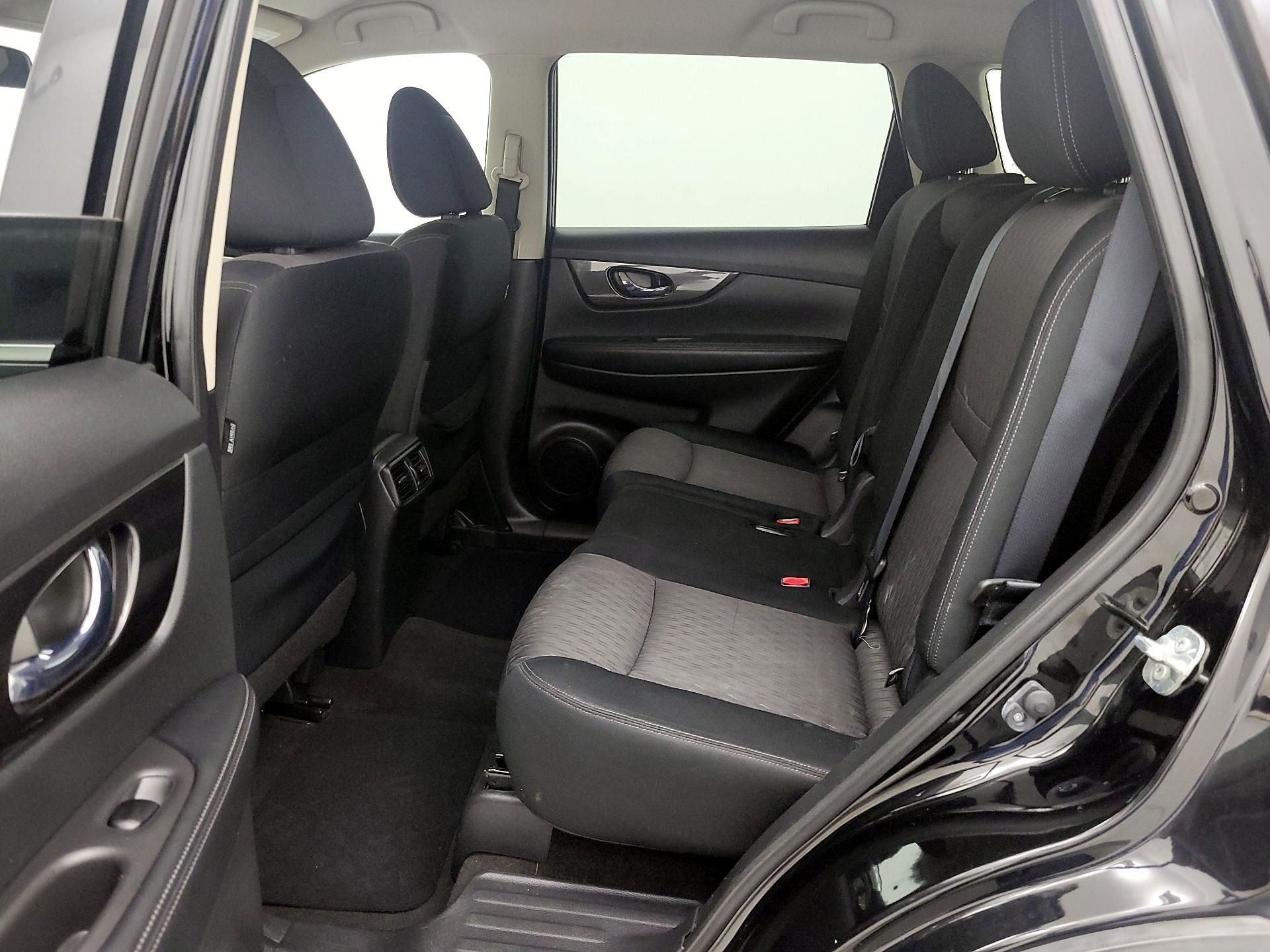 Thumbnail: 2017 Nissan Rogue - 19
