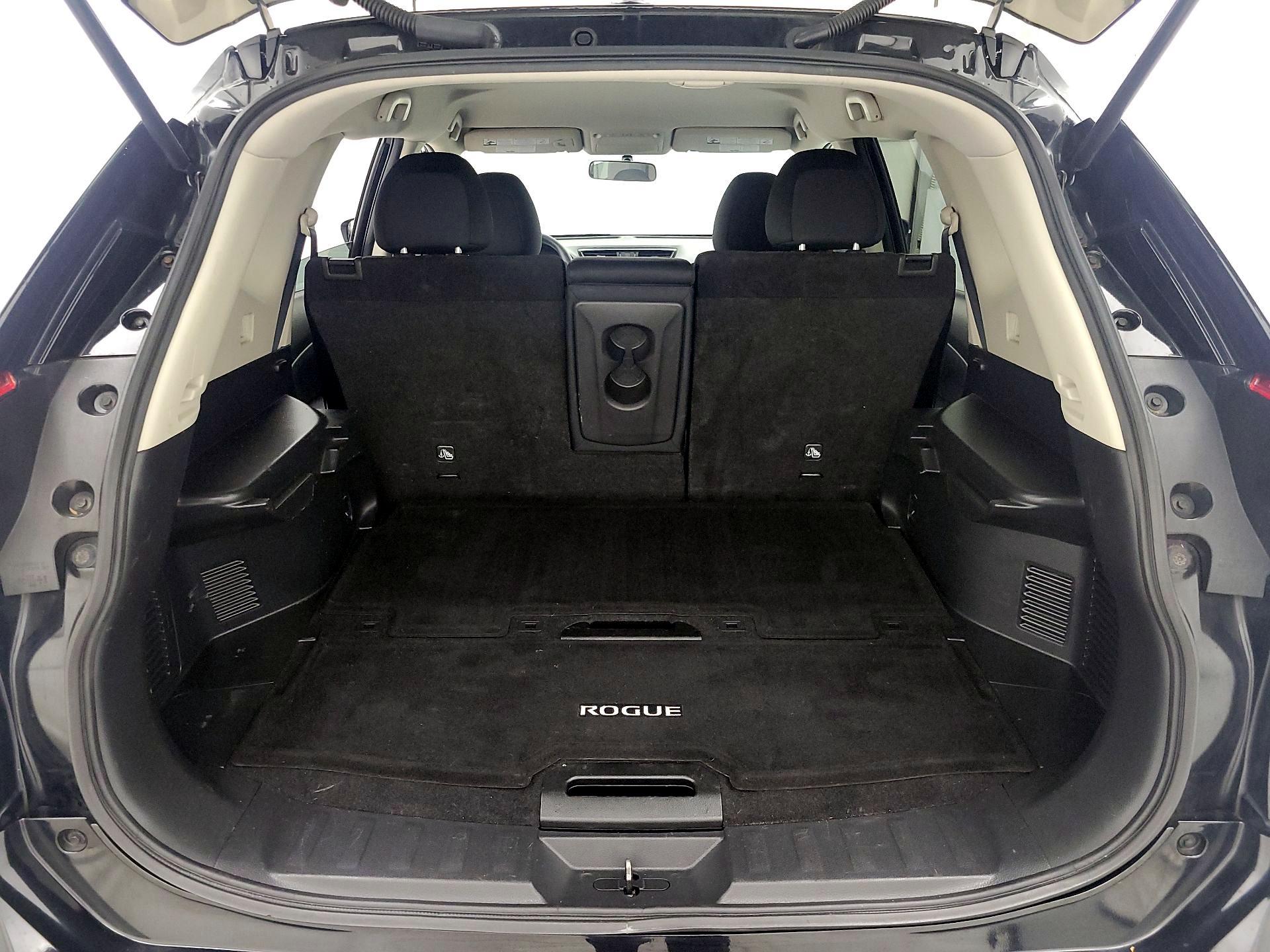 Thumbnail: 2017 Nissan Rogue - 20