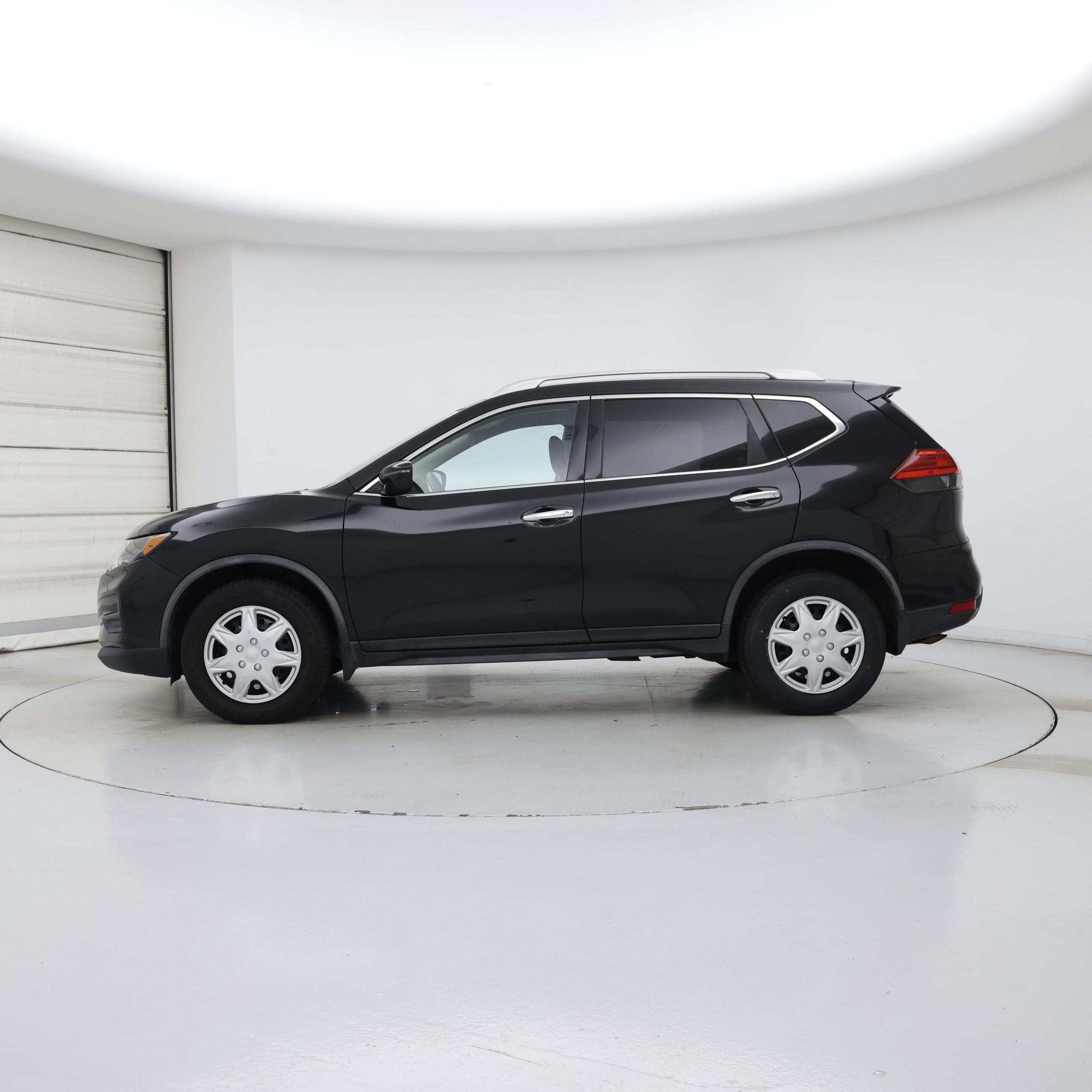 Thumbnail: 2017 Nissan Rogue - 3