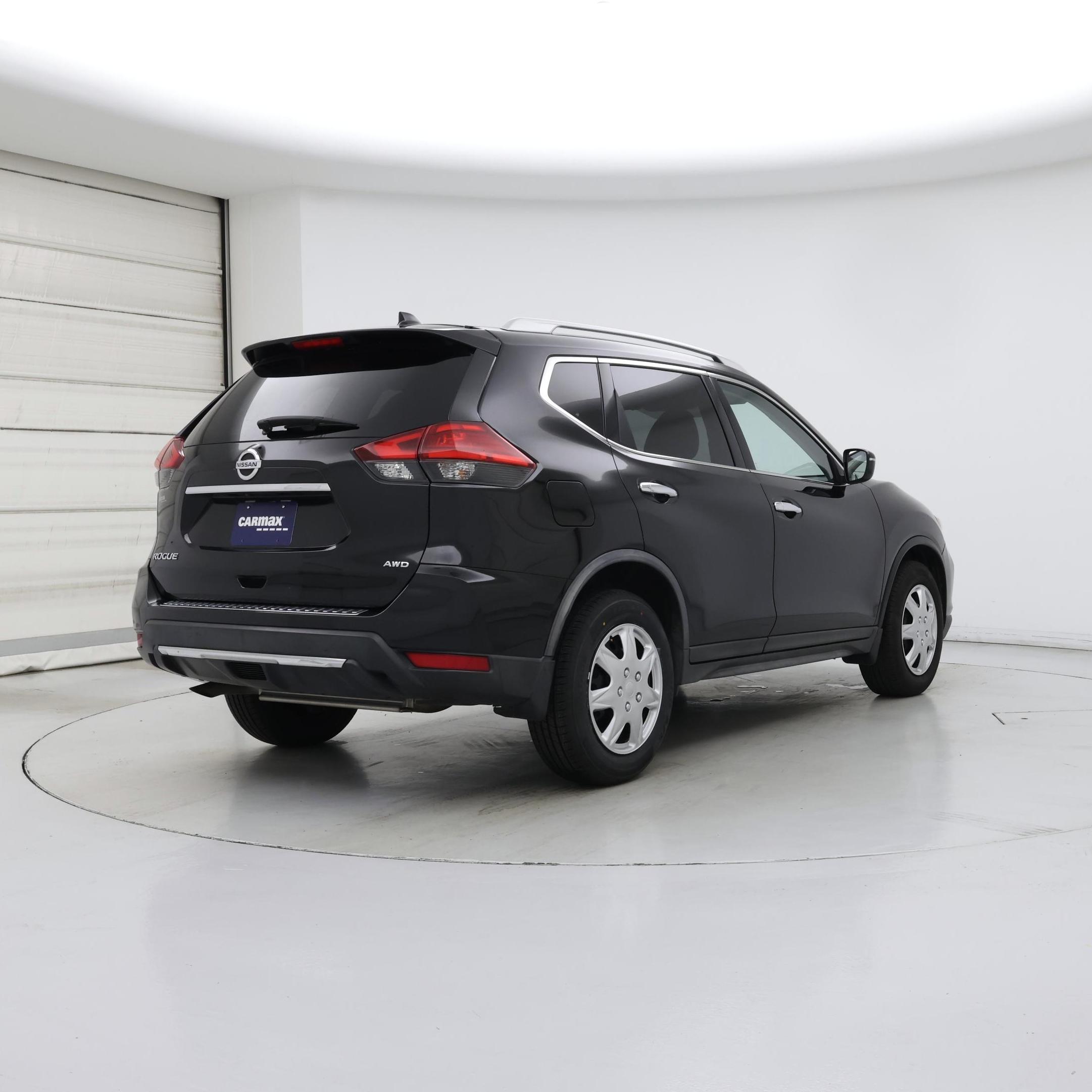 Thumbnail: 2017 Nissan Rogue - 8