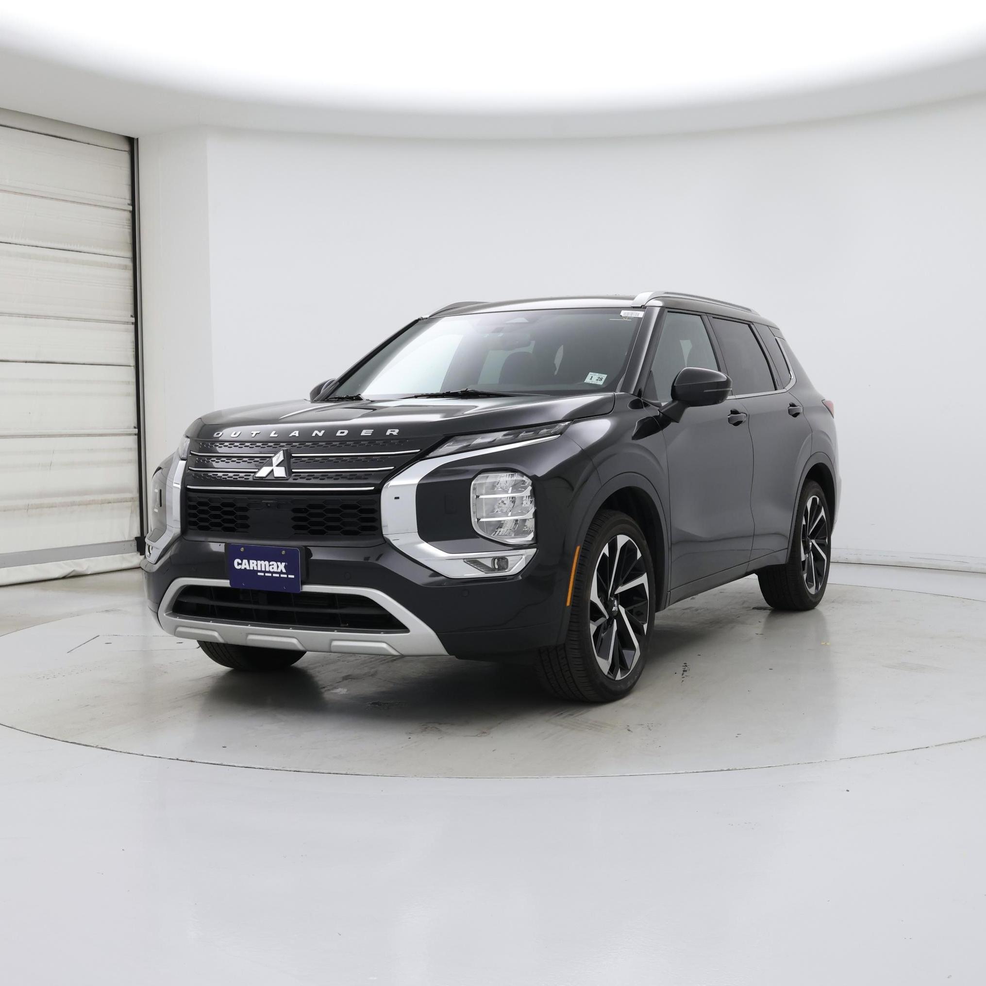 Thumbnail: 2023 Mitsubishi Outlander - 4