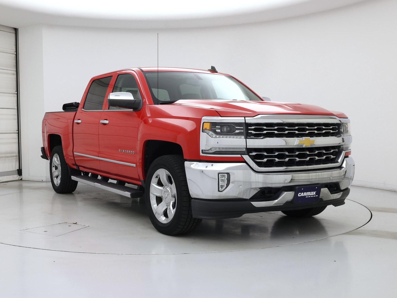 2018 Chevrolet Silverado 1500 LTZ - Photo 2