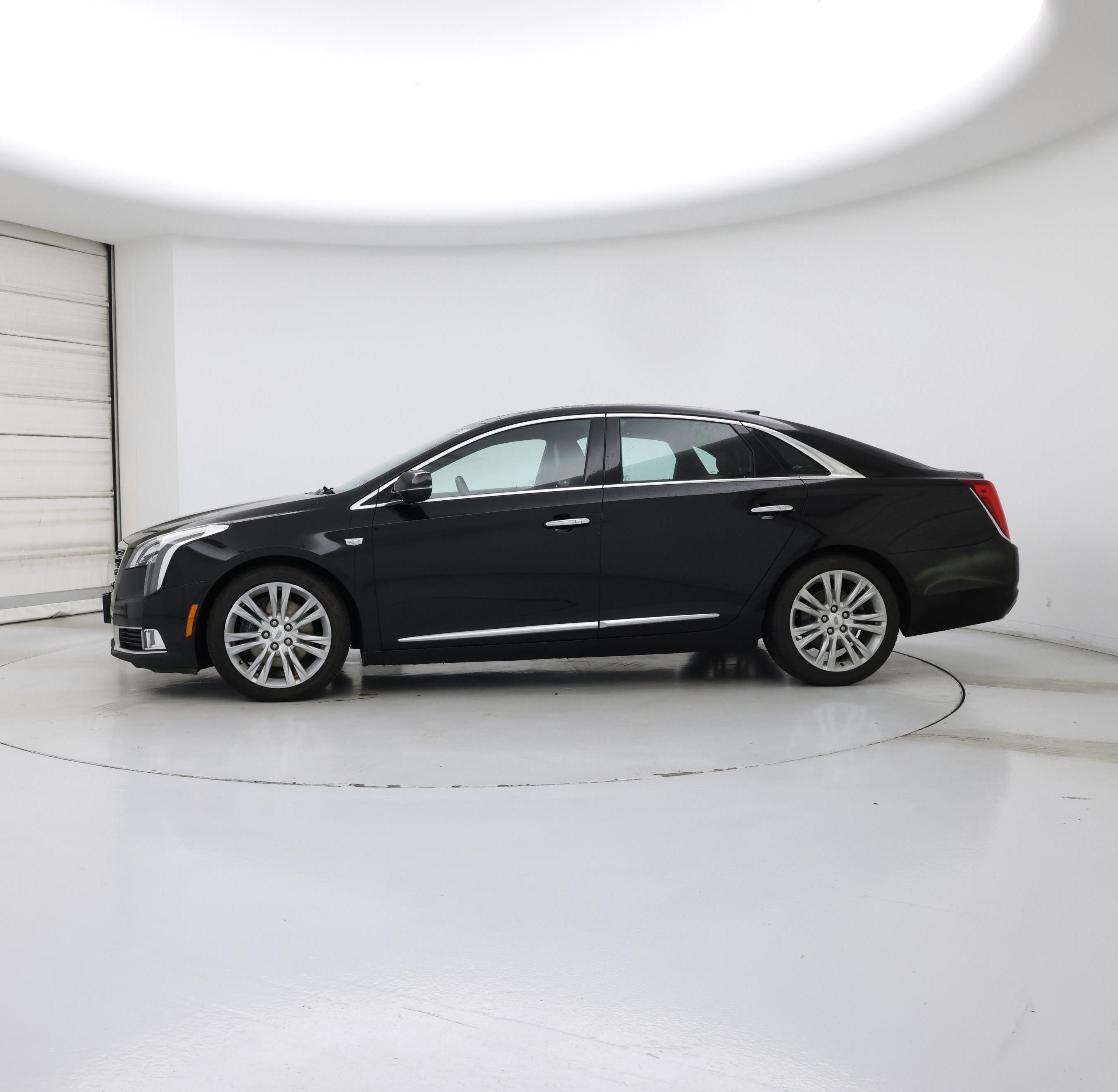 Thumbnail: 2018 Cadillac XTS - 3