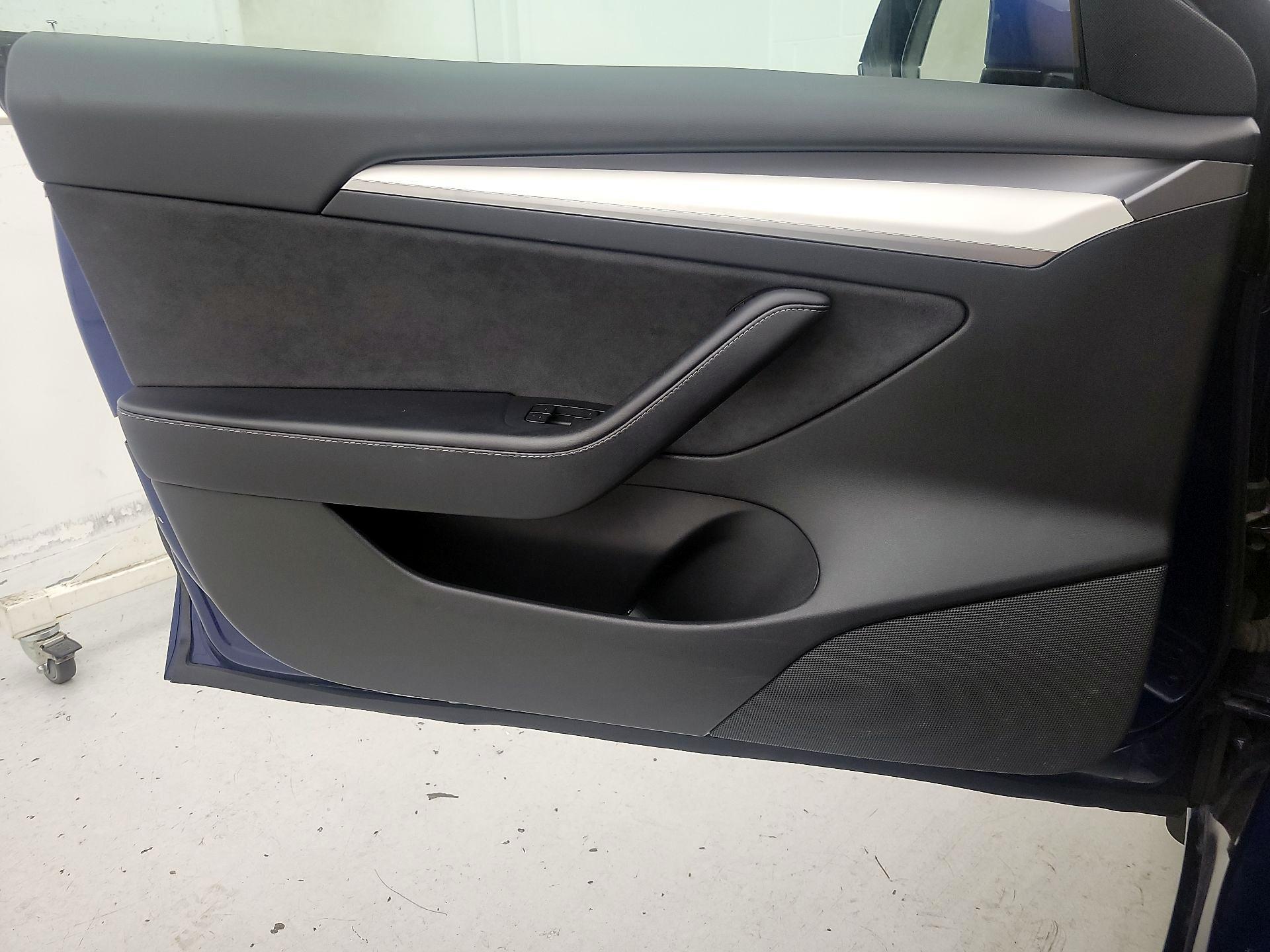 Thumbnail: 2021 Tesla Model 3 - 12