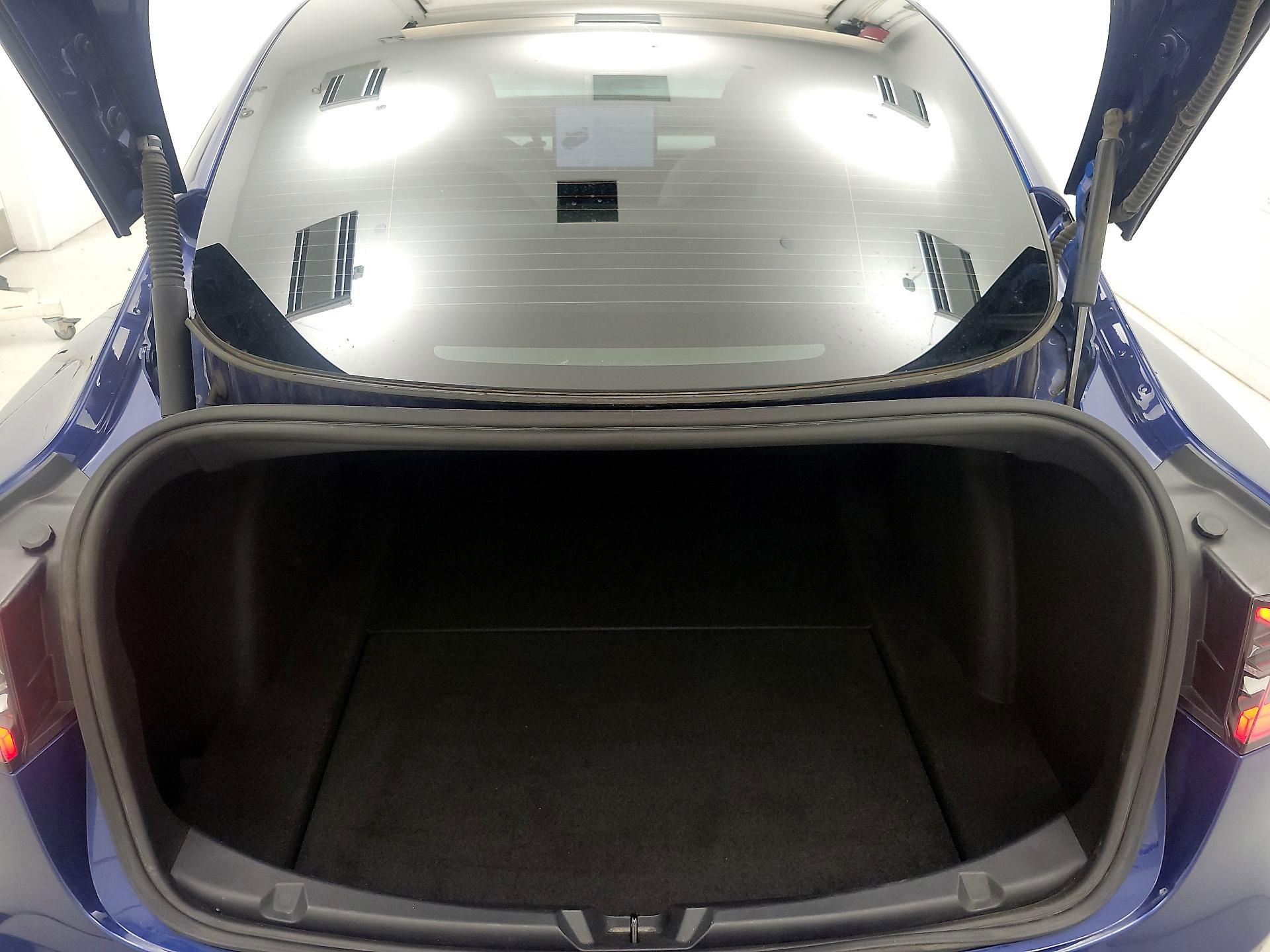 Thumbnail: 2021 Tesla Model 3 - 19