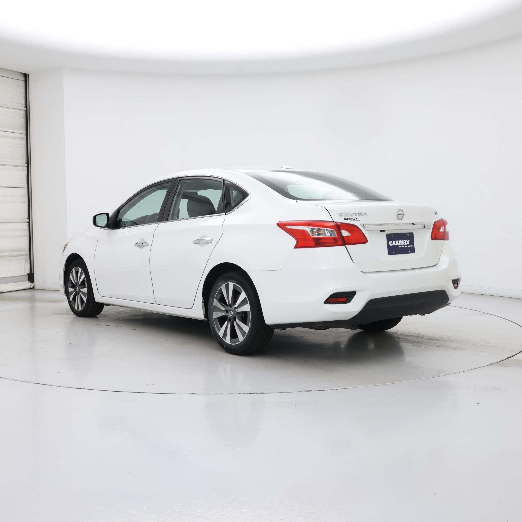 Thumbnail: 2018 Nissan Sentra - 2