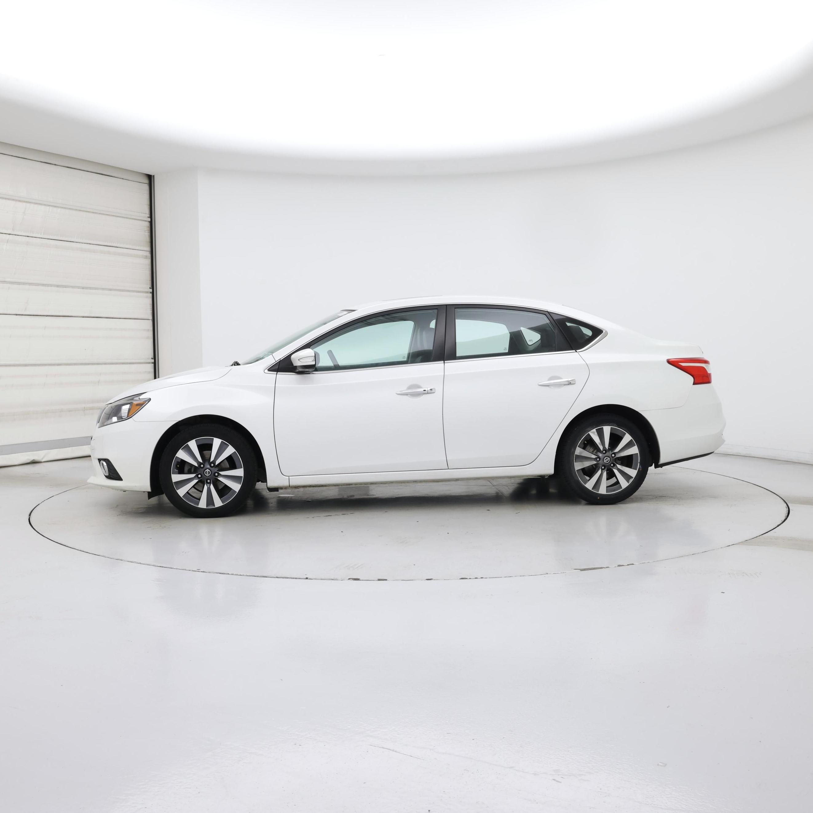 Thumbnail: 2018 Nissan Sentra - 3