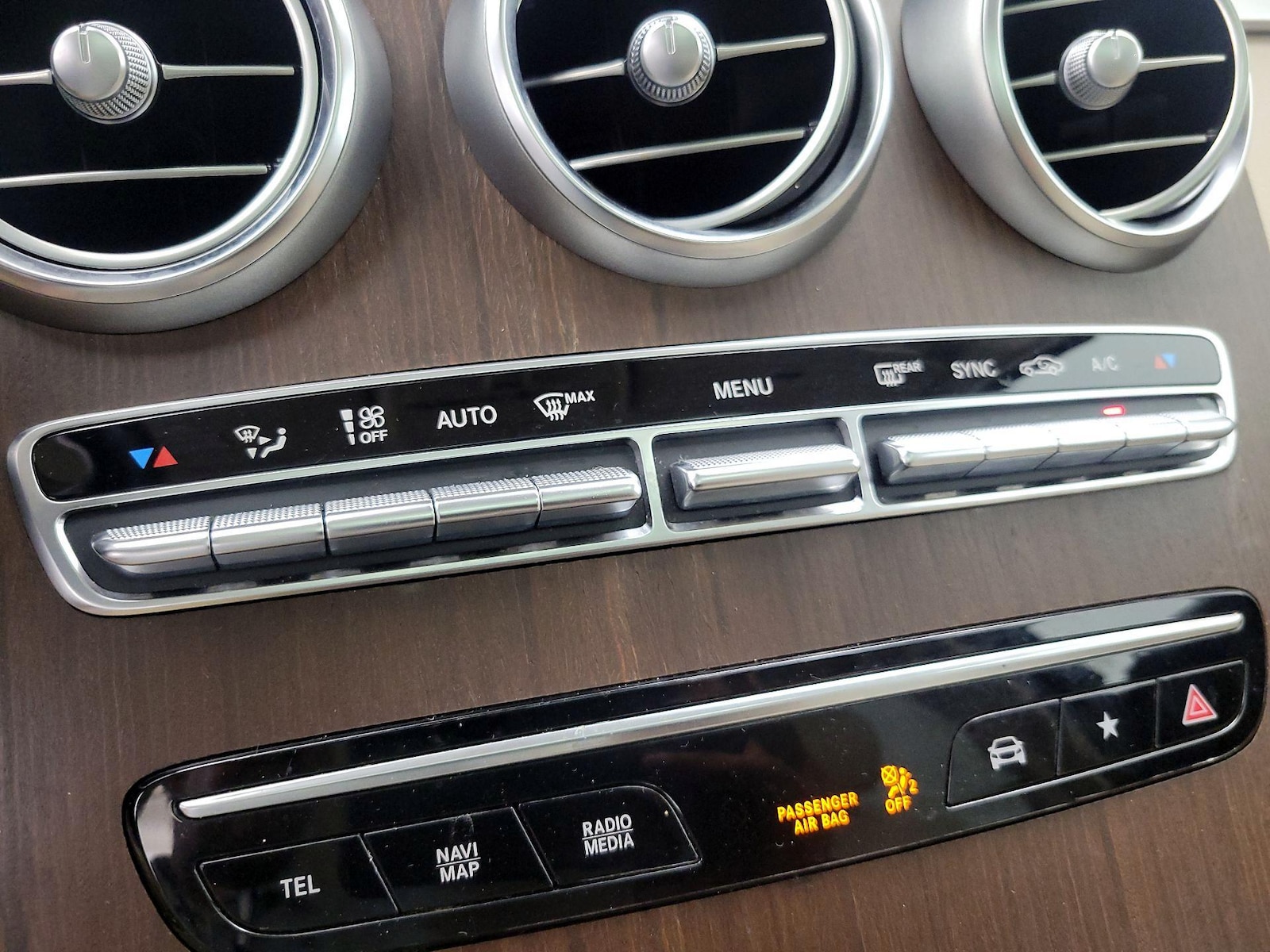 2021 Mercedes-Benz GLC GLC300 - Photo 18
