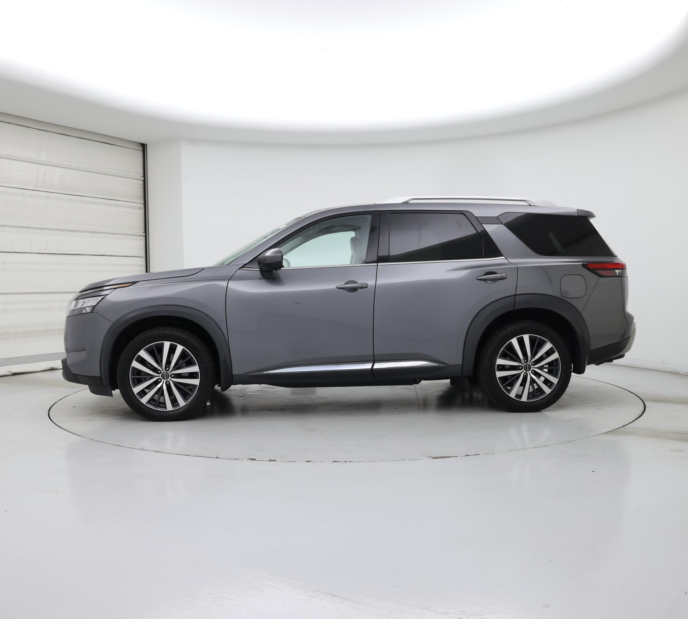 Thumbnail: 2022 Nissan Pathfinder - 3