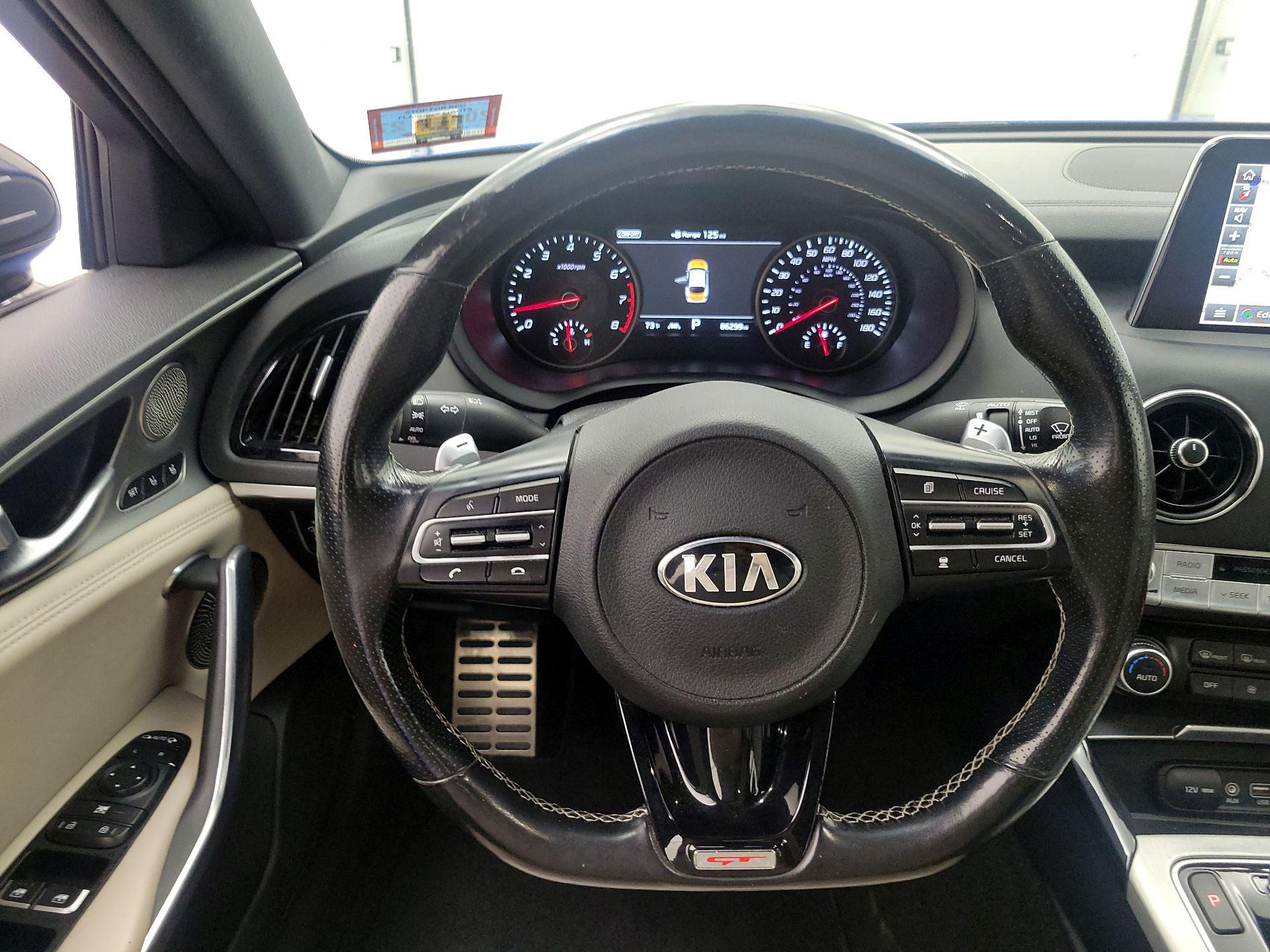 Thumbnail: 2018 Kia Stinger - 10