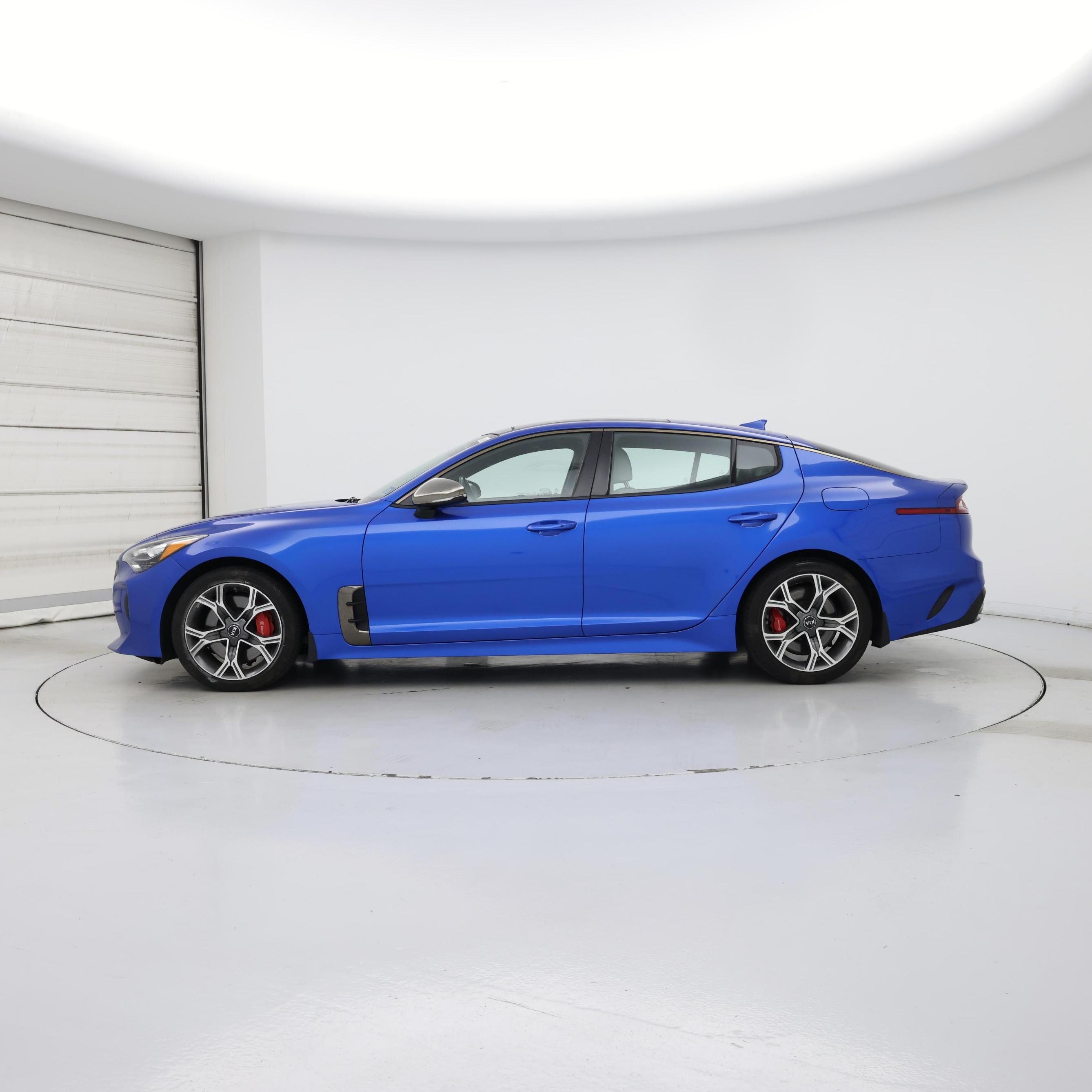 Thumbnail: 2018 Kia Stinger - 3